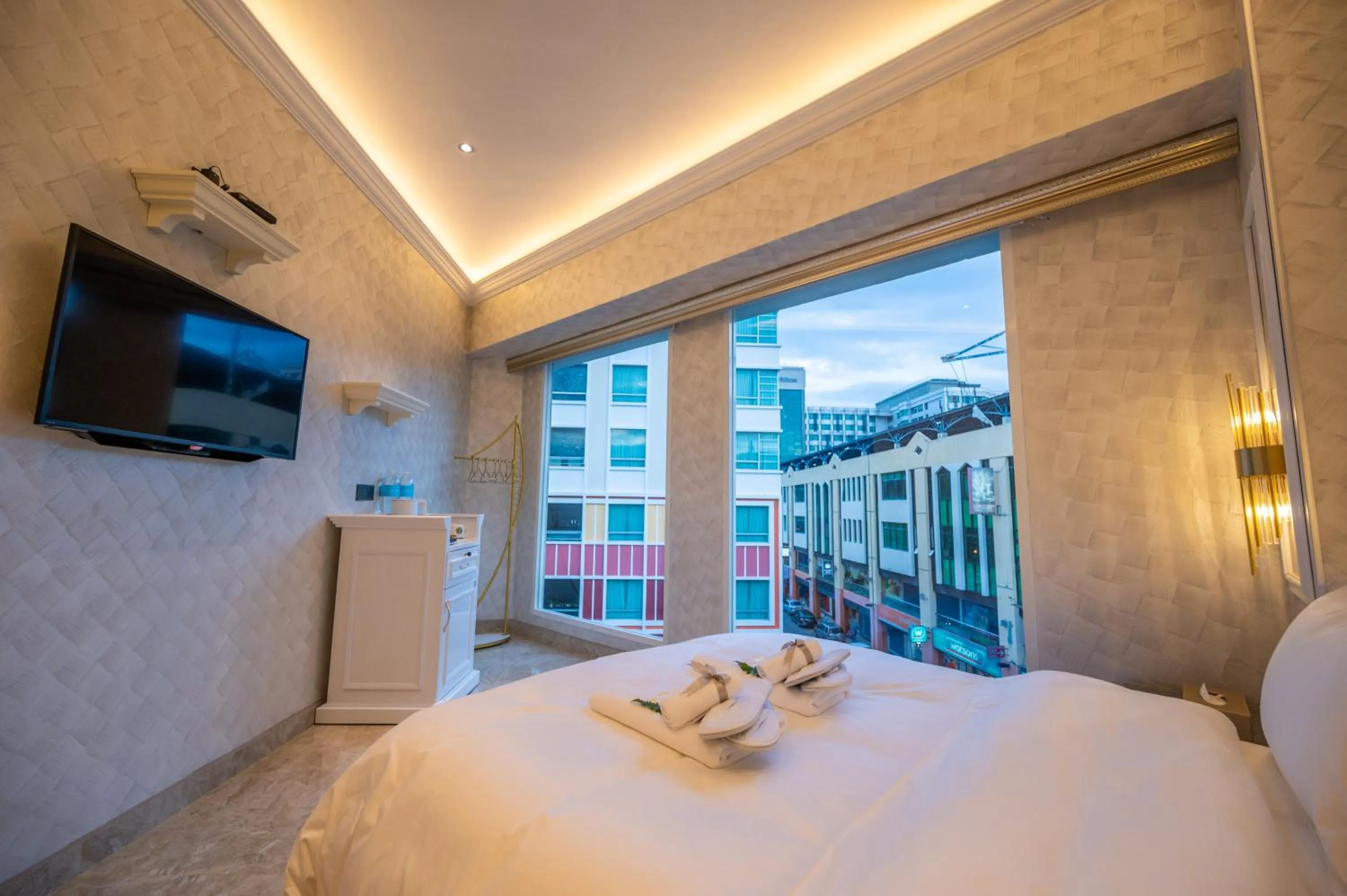 Nearby landmark, Bed in ACJ Residence @ Beside Cititel Hotel