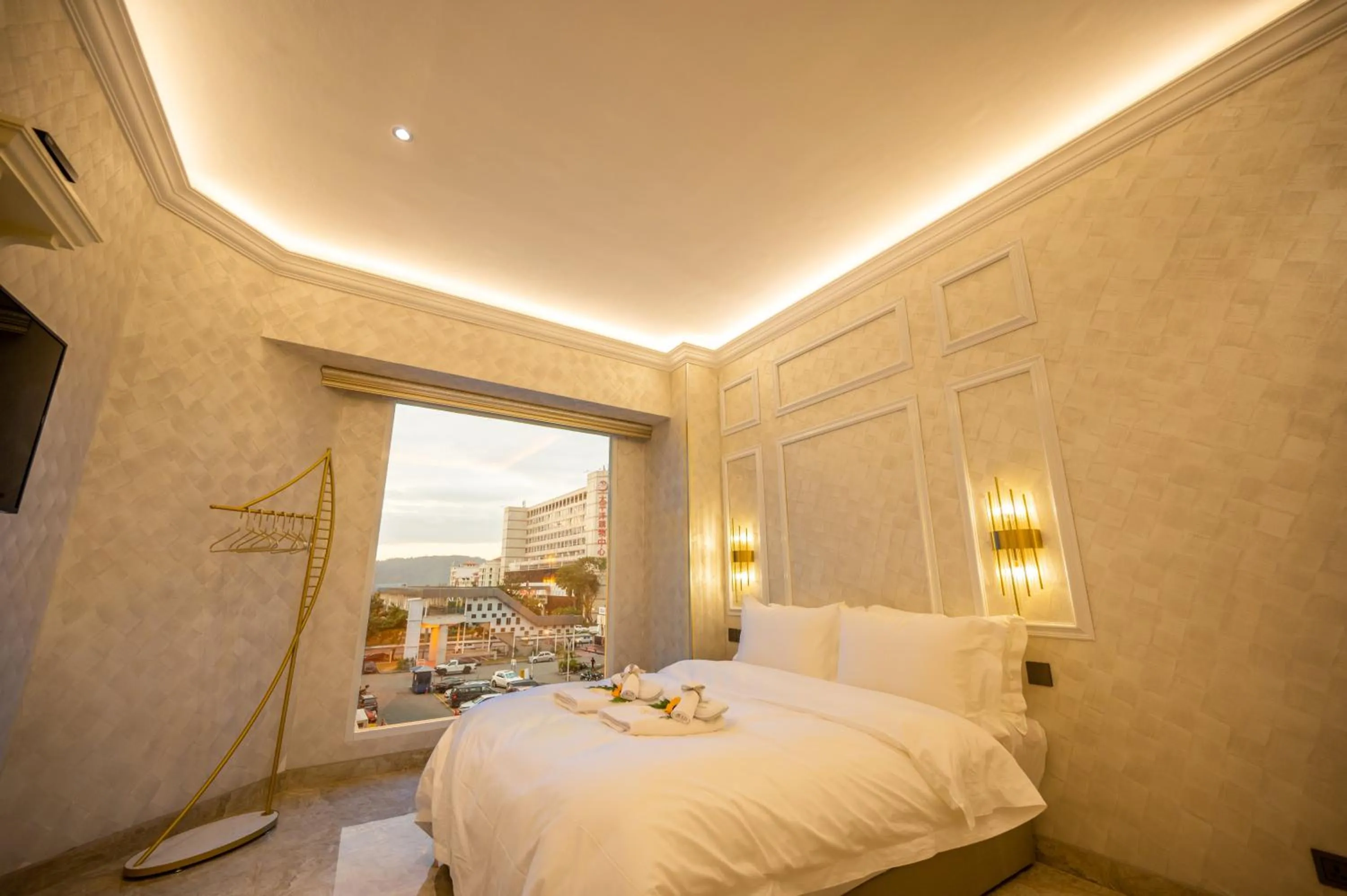 Photo of the whole room, Bed in ACJ Residence @ Beside Cititel Hotel