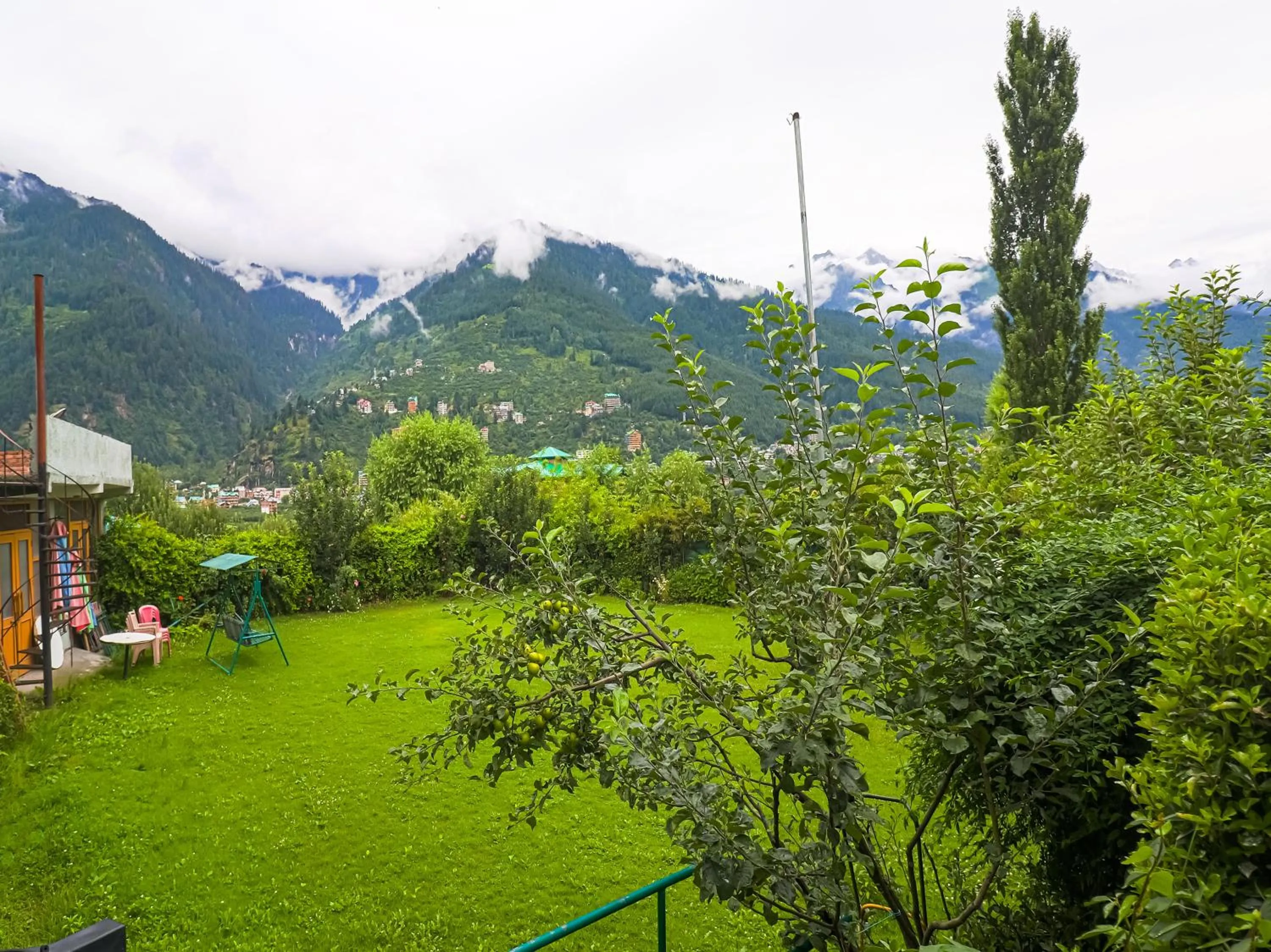 Garden view in The Byke Neelkanth Manali