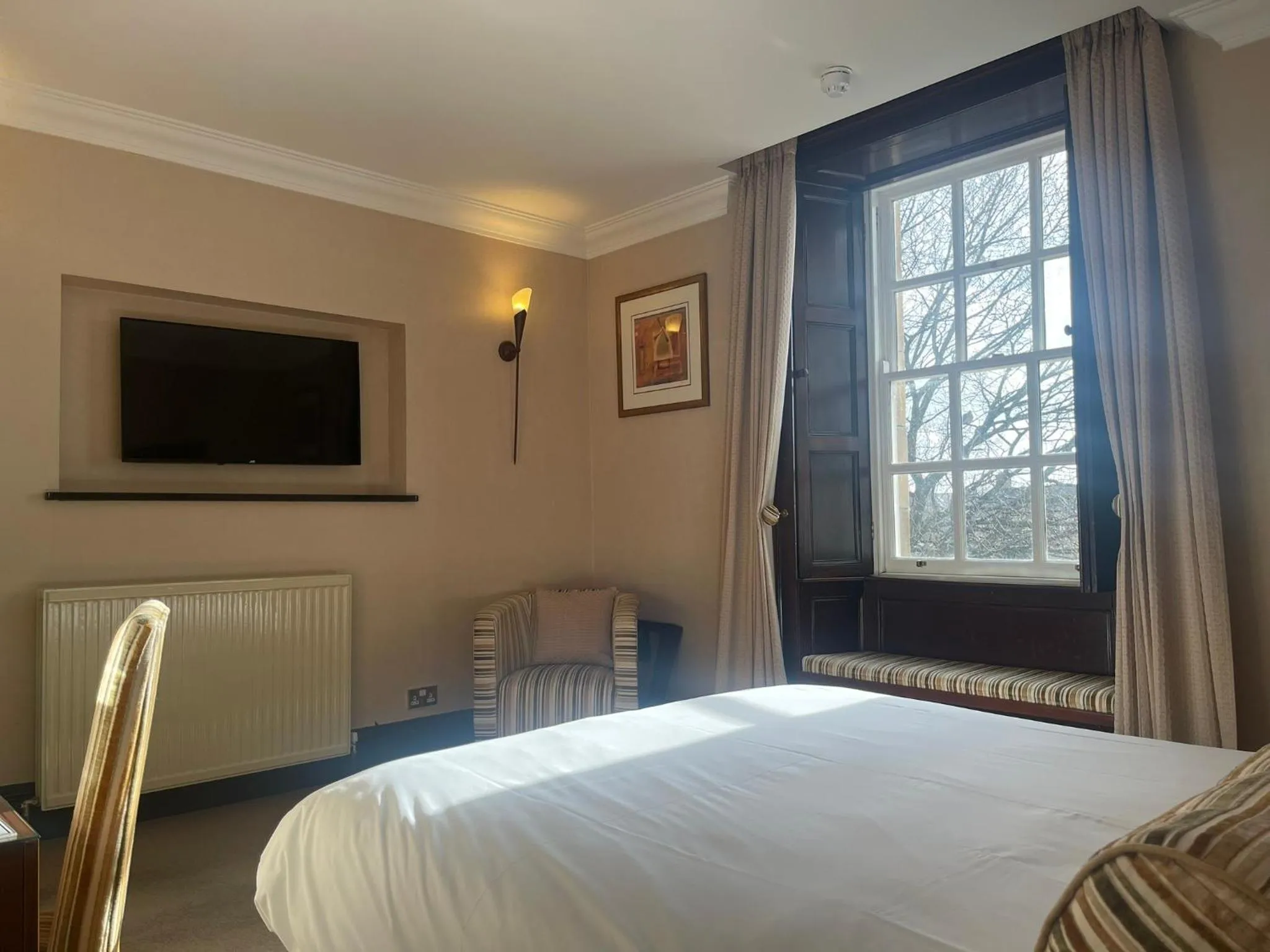 Bed in The Mansefield Hotel