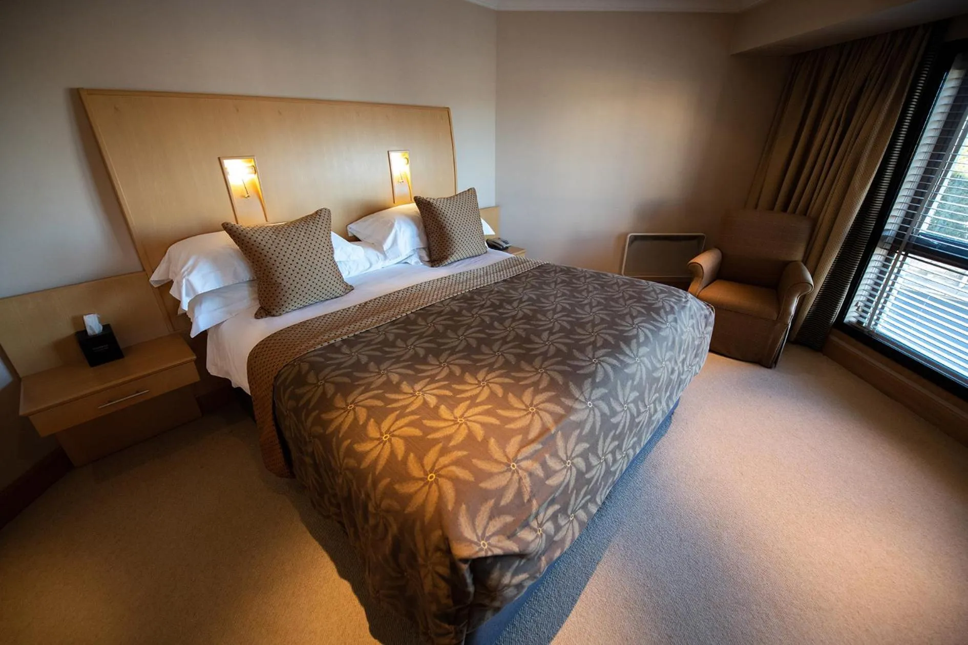 Bedroom, Bed in The Mansefield Hotel