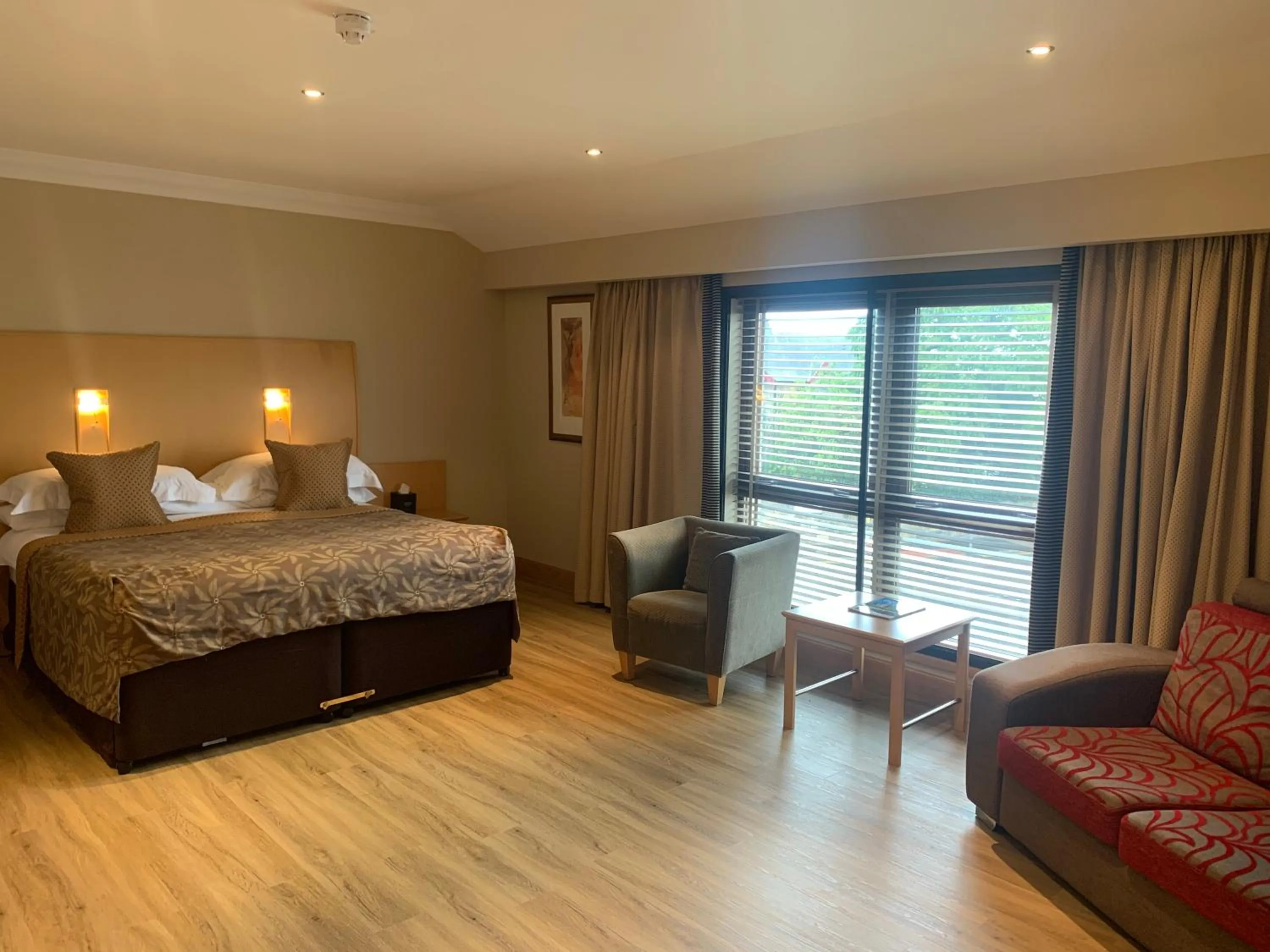 Bed in The Mansefield Hotel