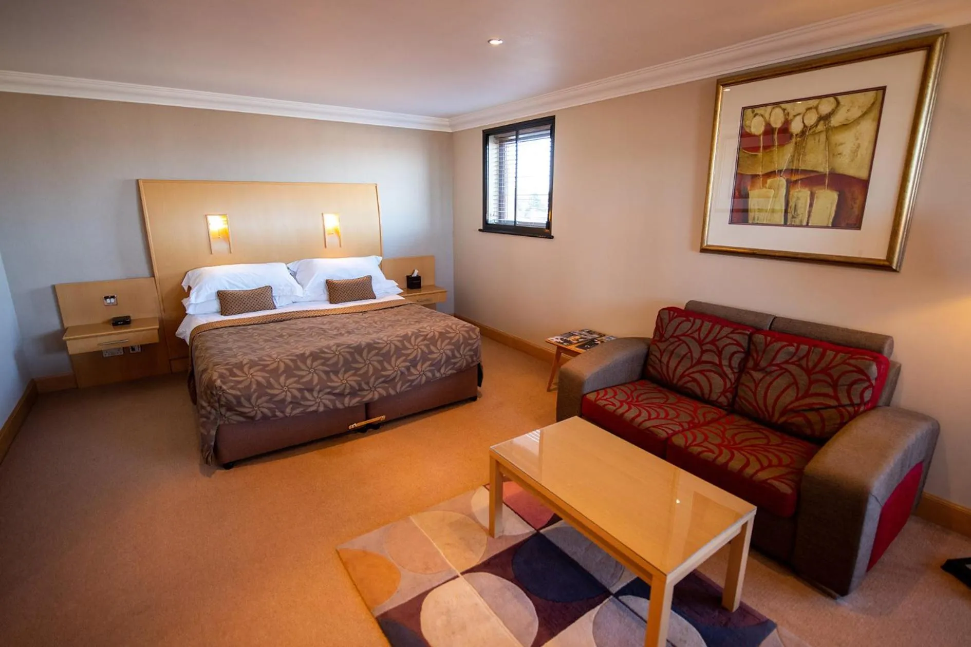 Photo of the whole room, Bed in The Mansefield Hotel