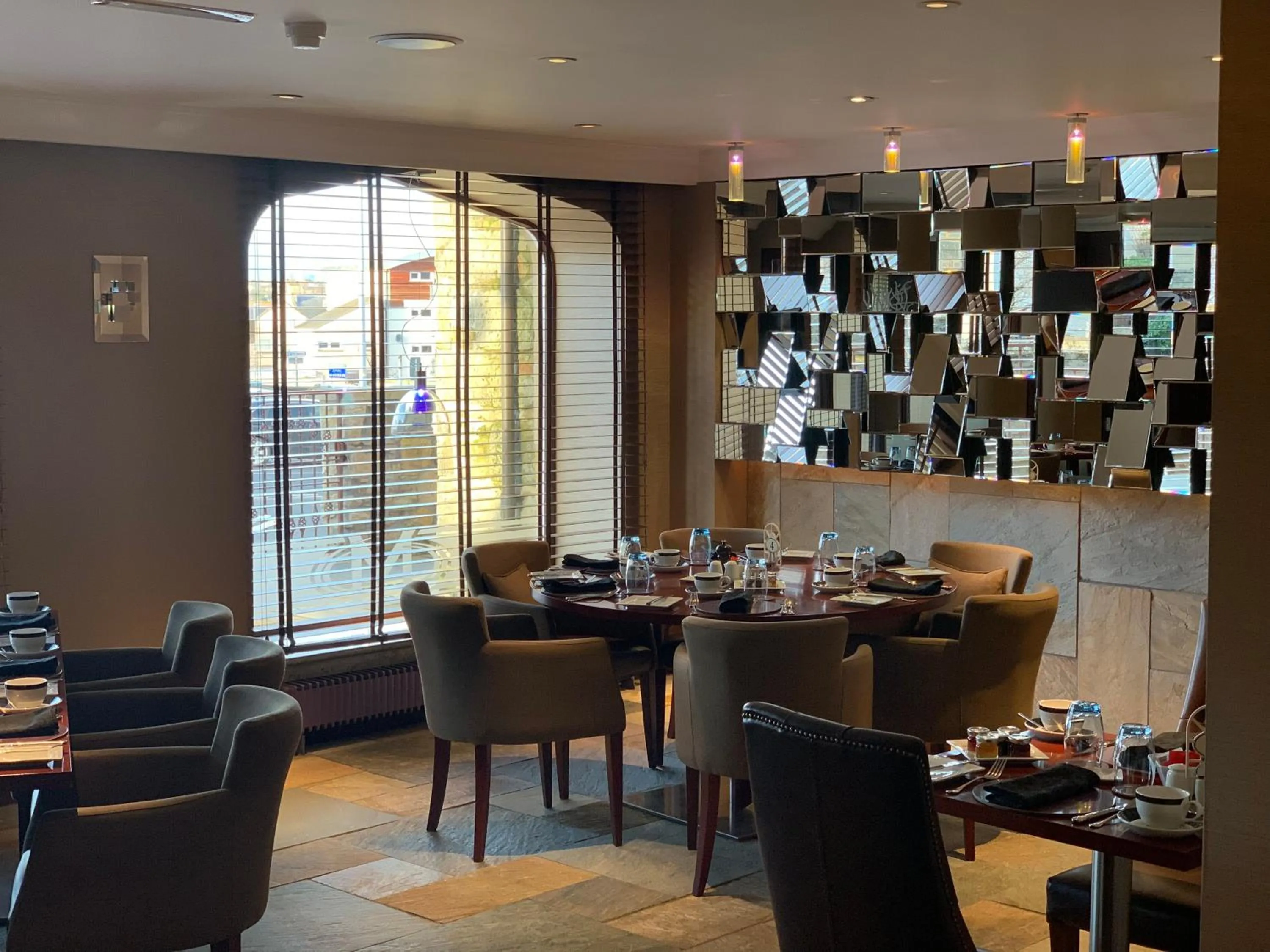 Restaurant/places to eat in The Mansefield Hotel