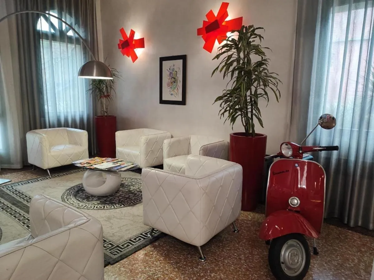 Seating area in Momi's Hotel