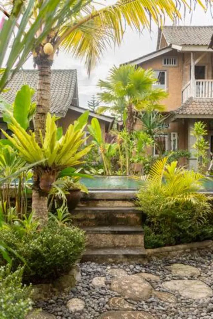 Swimming pool in Ananda JJ Ubud Resort & Spa