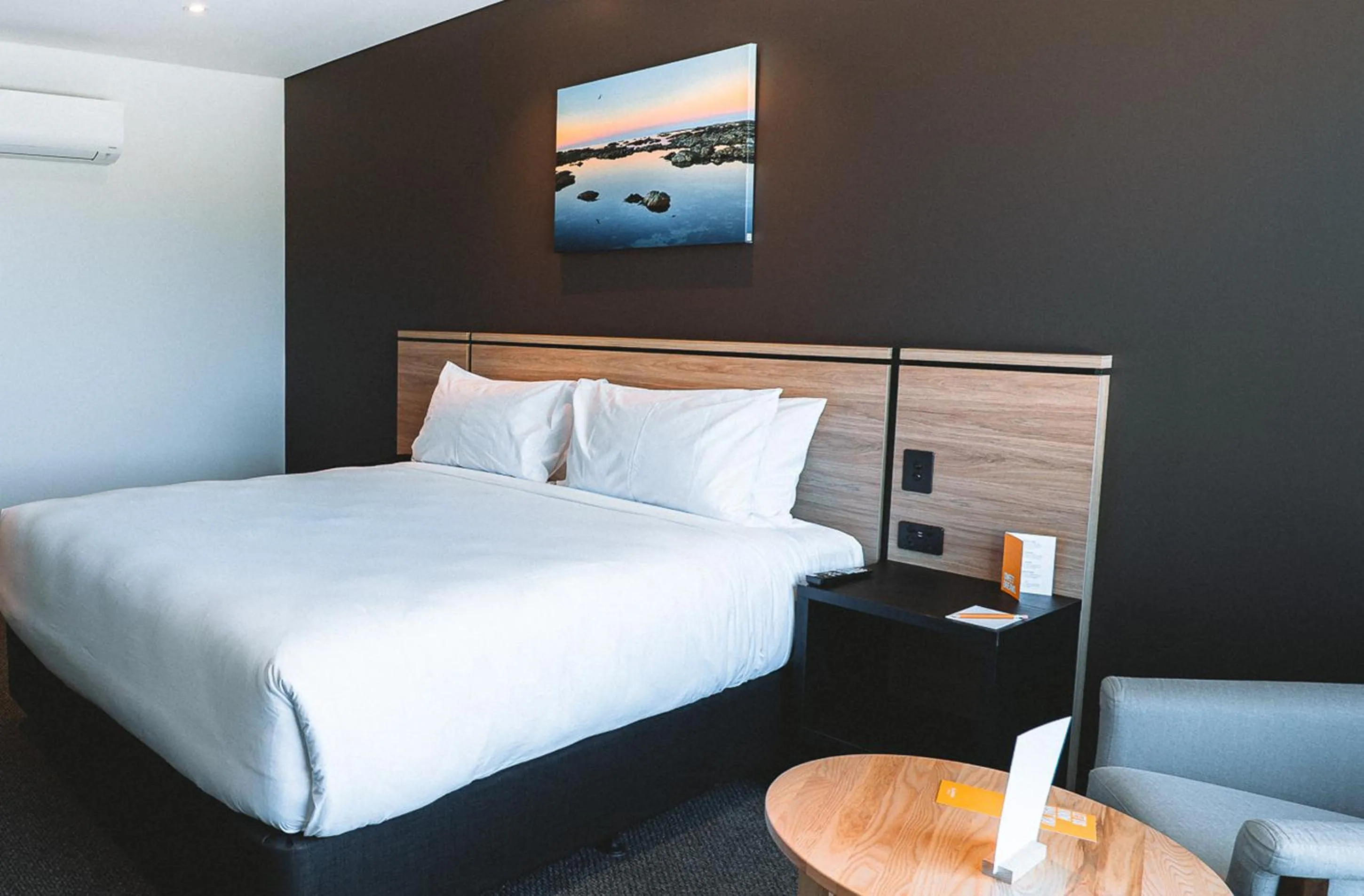 Bedroom, Bed in Sudima Kaikōura