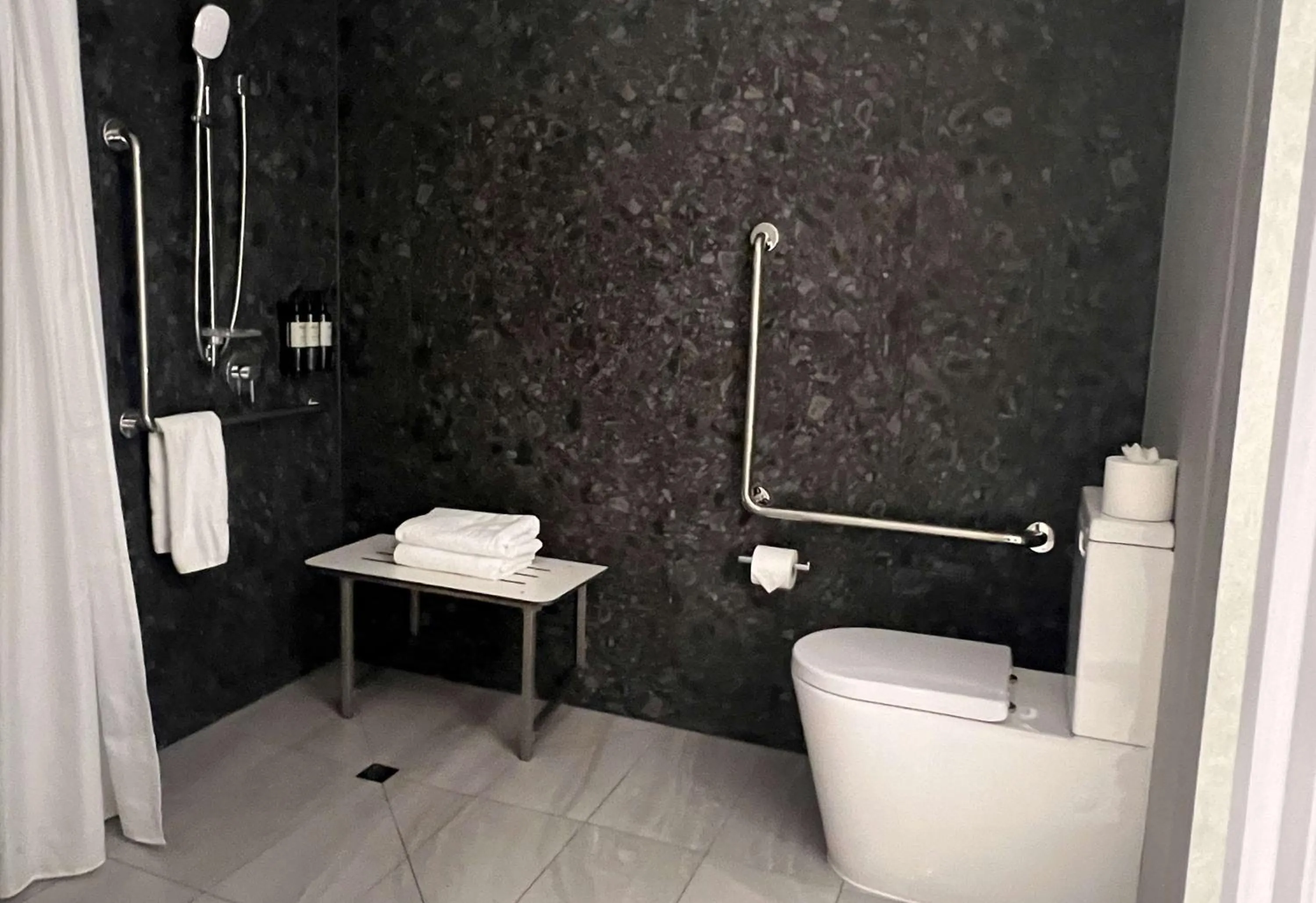 Bathroom in Sudima Kaikōura