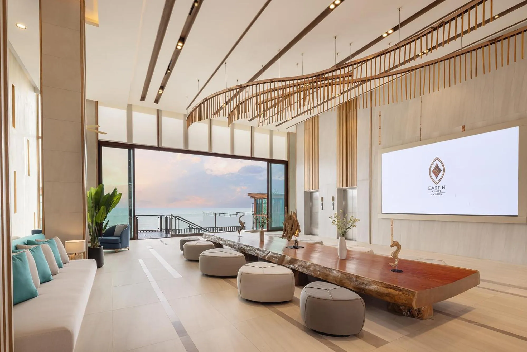 Lobby or reception in Eastin Resort Rayong