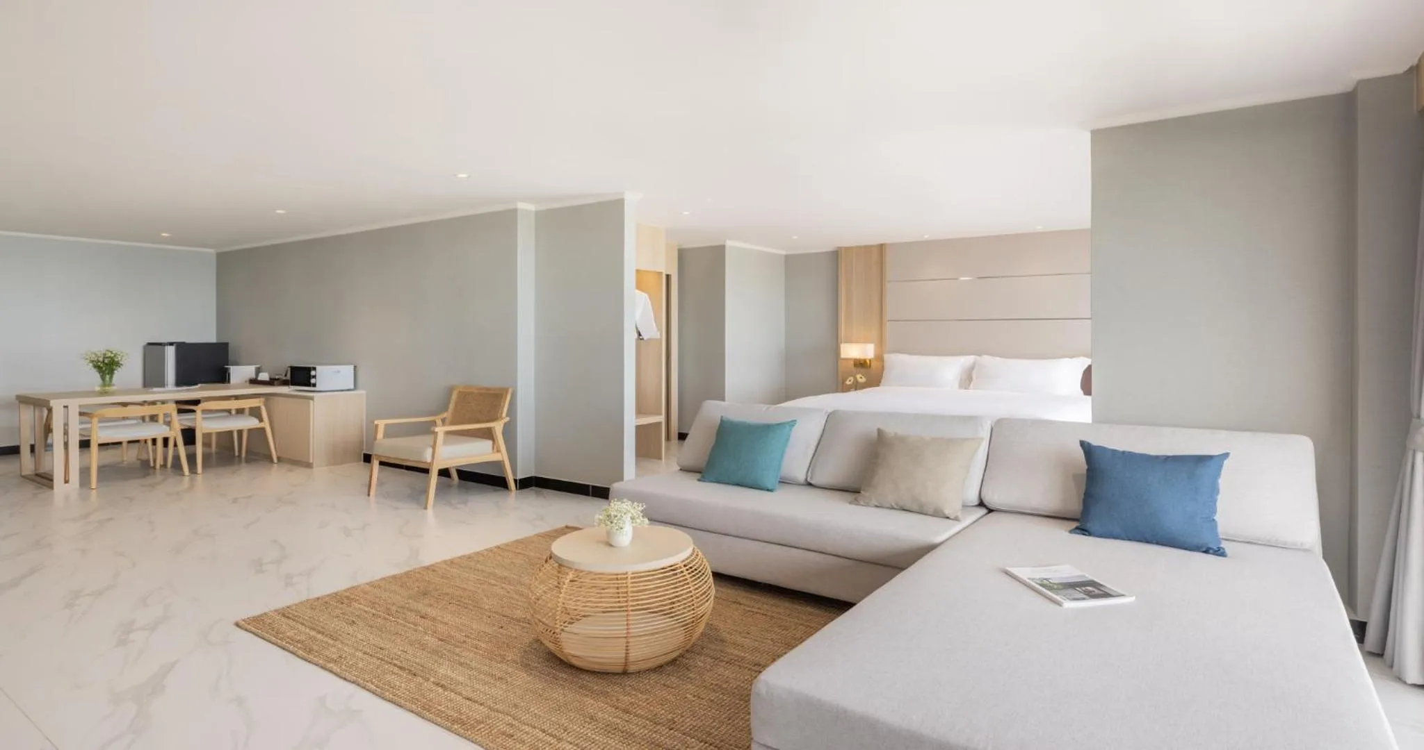 Bed in Eastin Resort Rayong