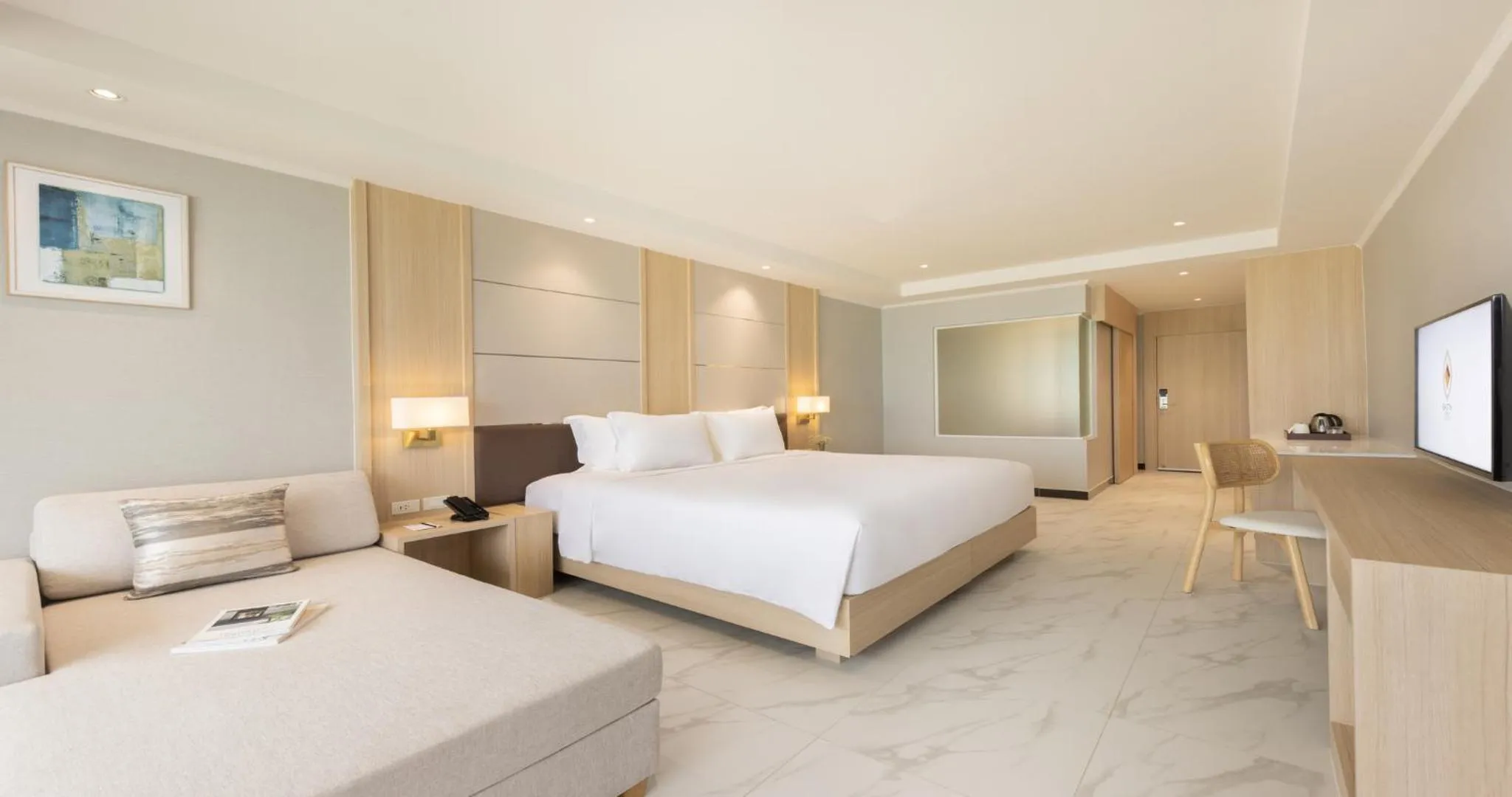Bedroom, Bed in Eastin Resort Rayong