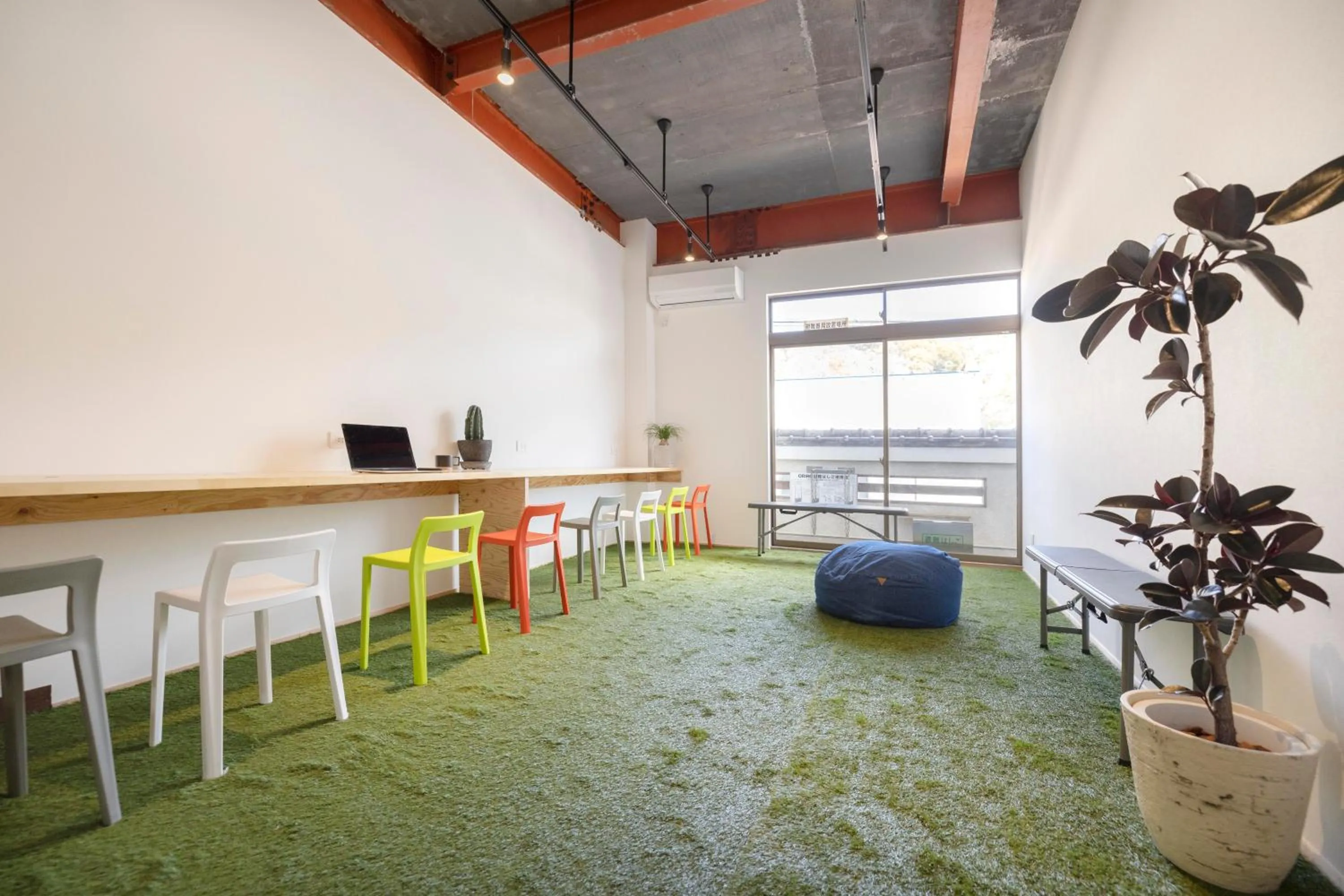 Business facilities in Coliving & Cafe SANDO