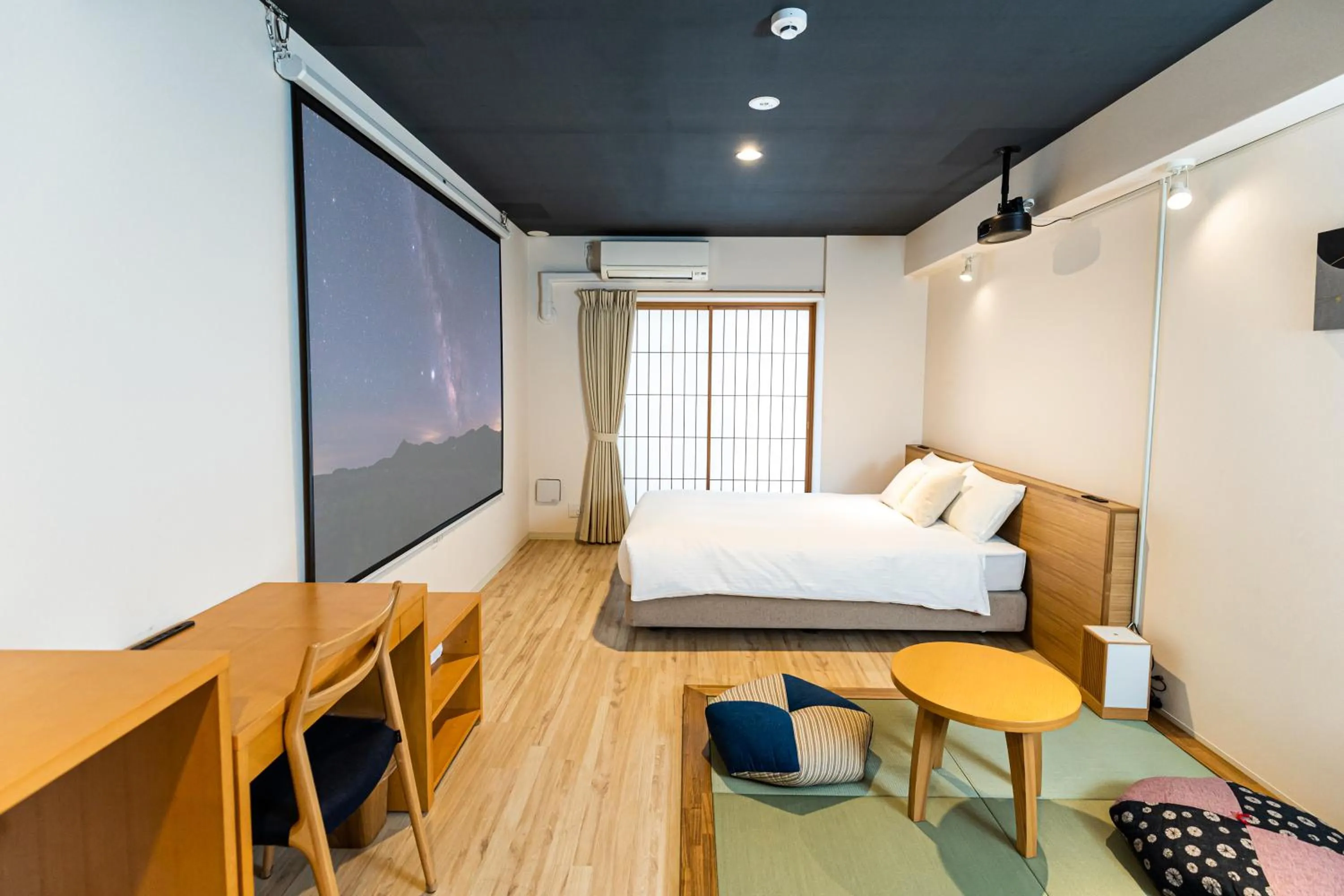 Photo of the whole room, Bed in Minn Shin-Osaka