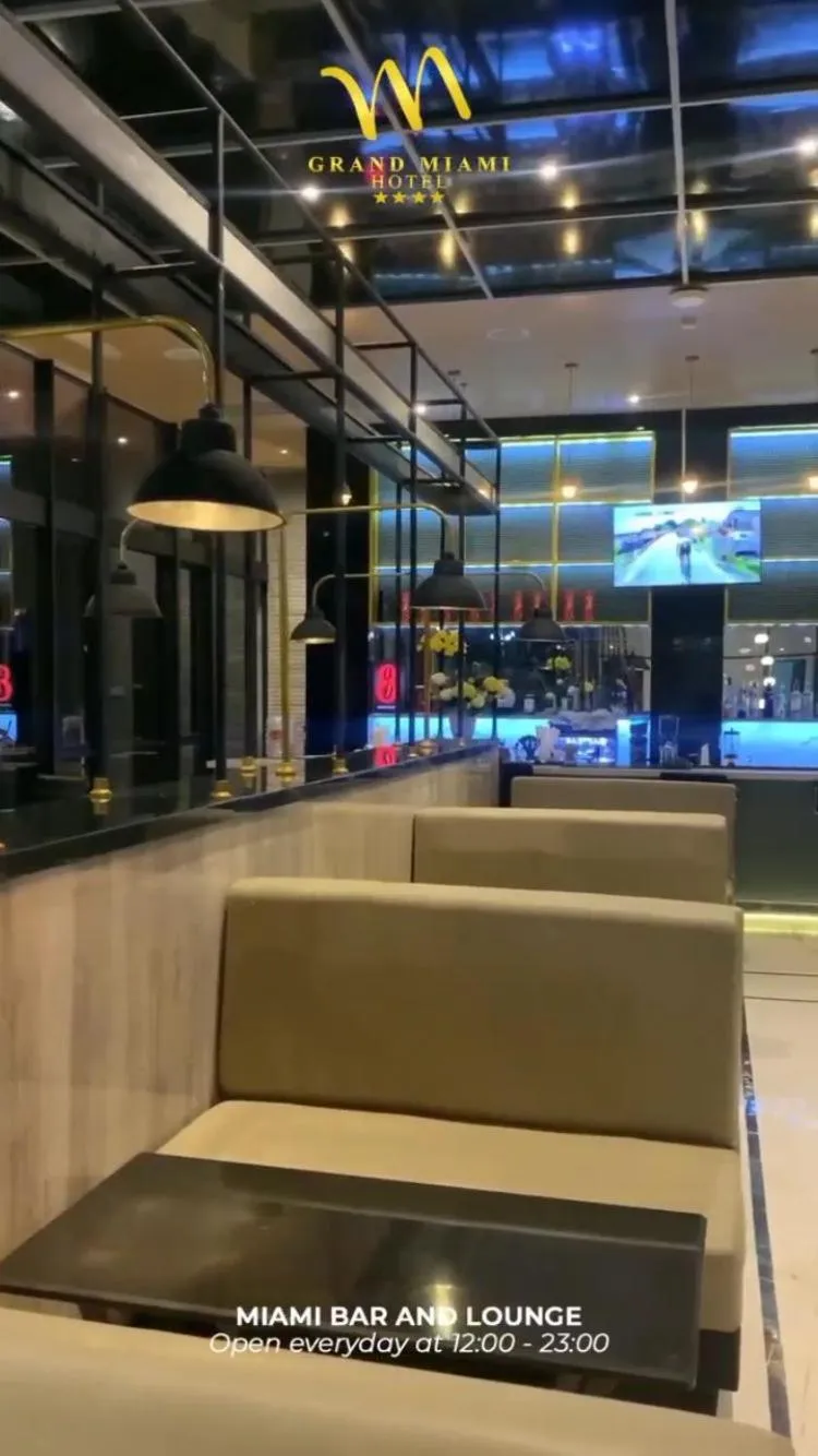 Seating area in Grand Miami Hotel