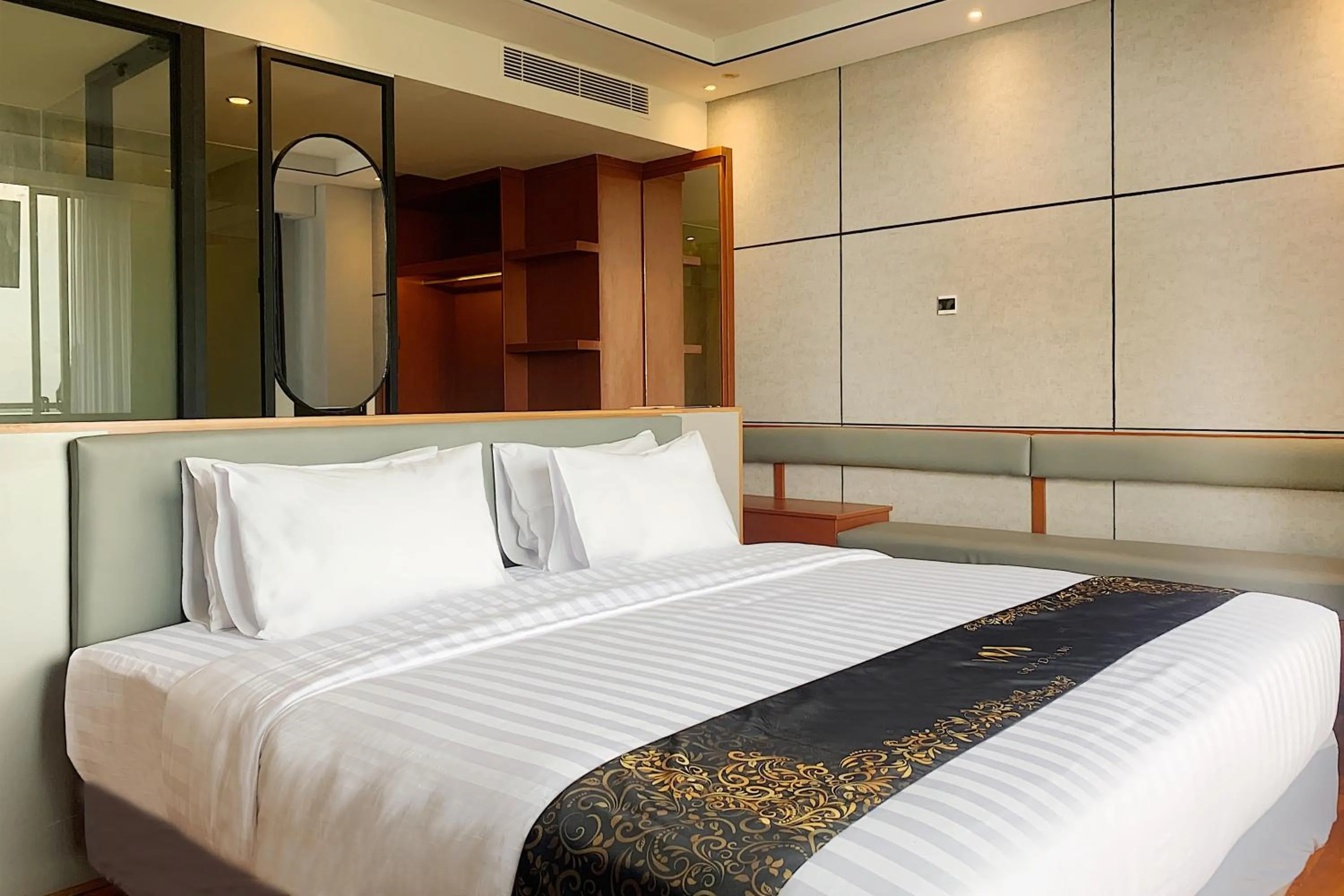 Bed in Grand Miami Hotel