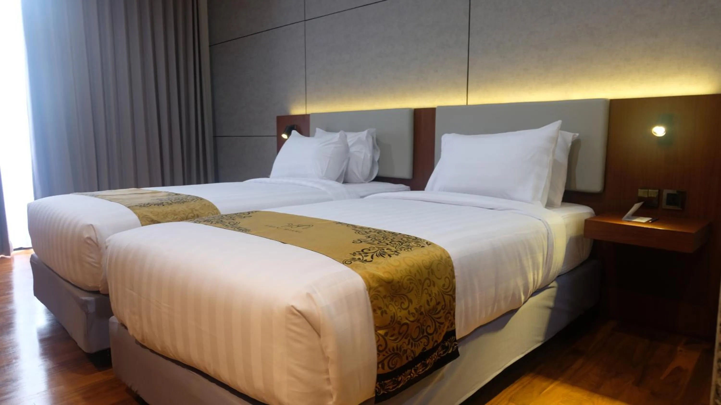 Bed in Grand Miami Hotel