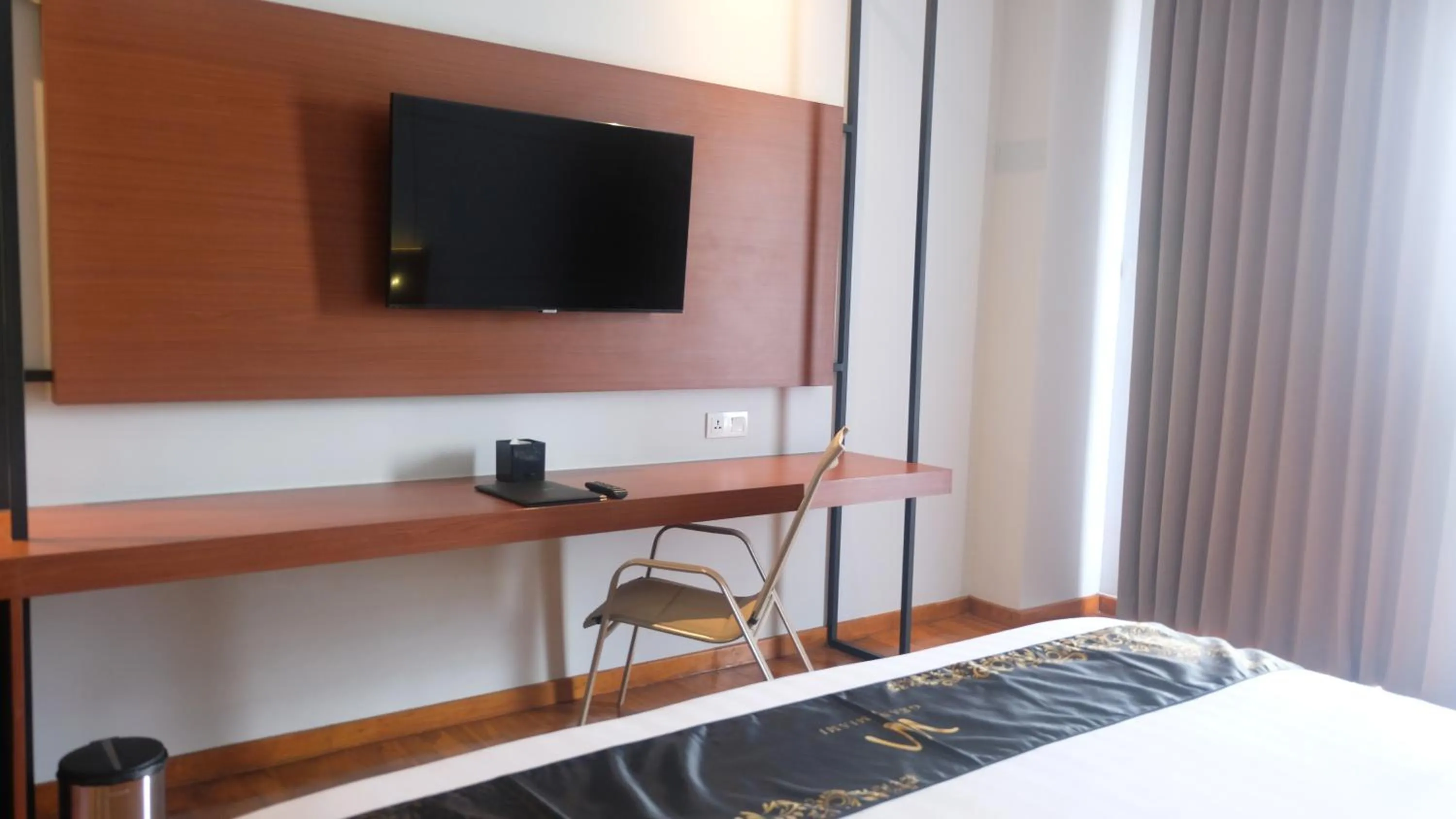 Bed in Grand Miami Hotel