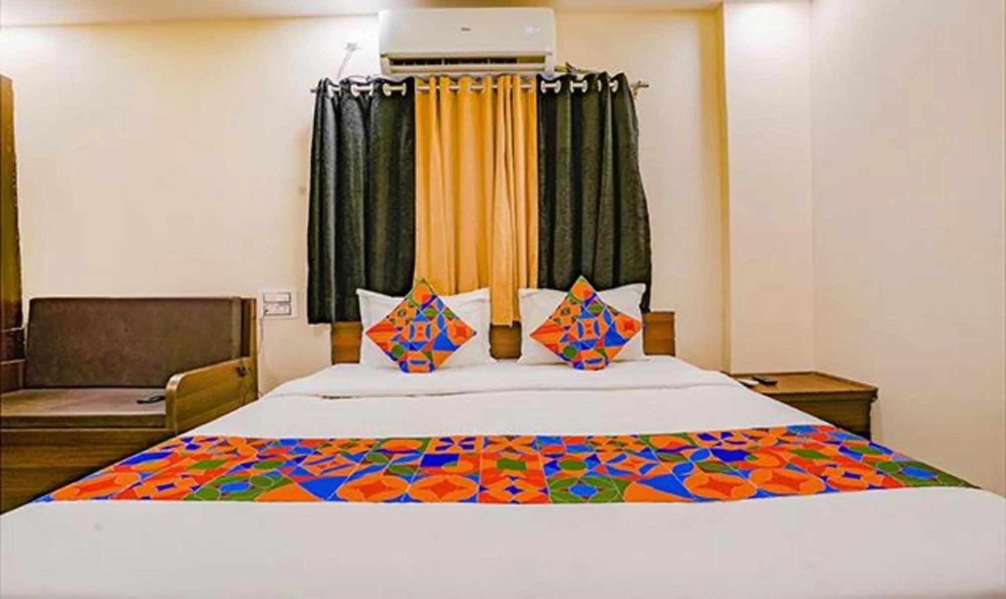 Bed in Via Royal Inn NS - Taluka