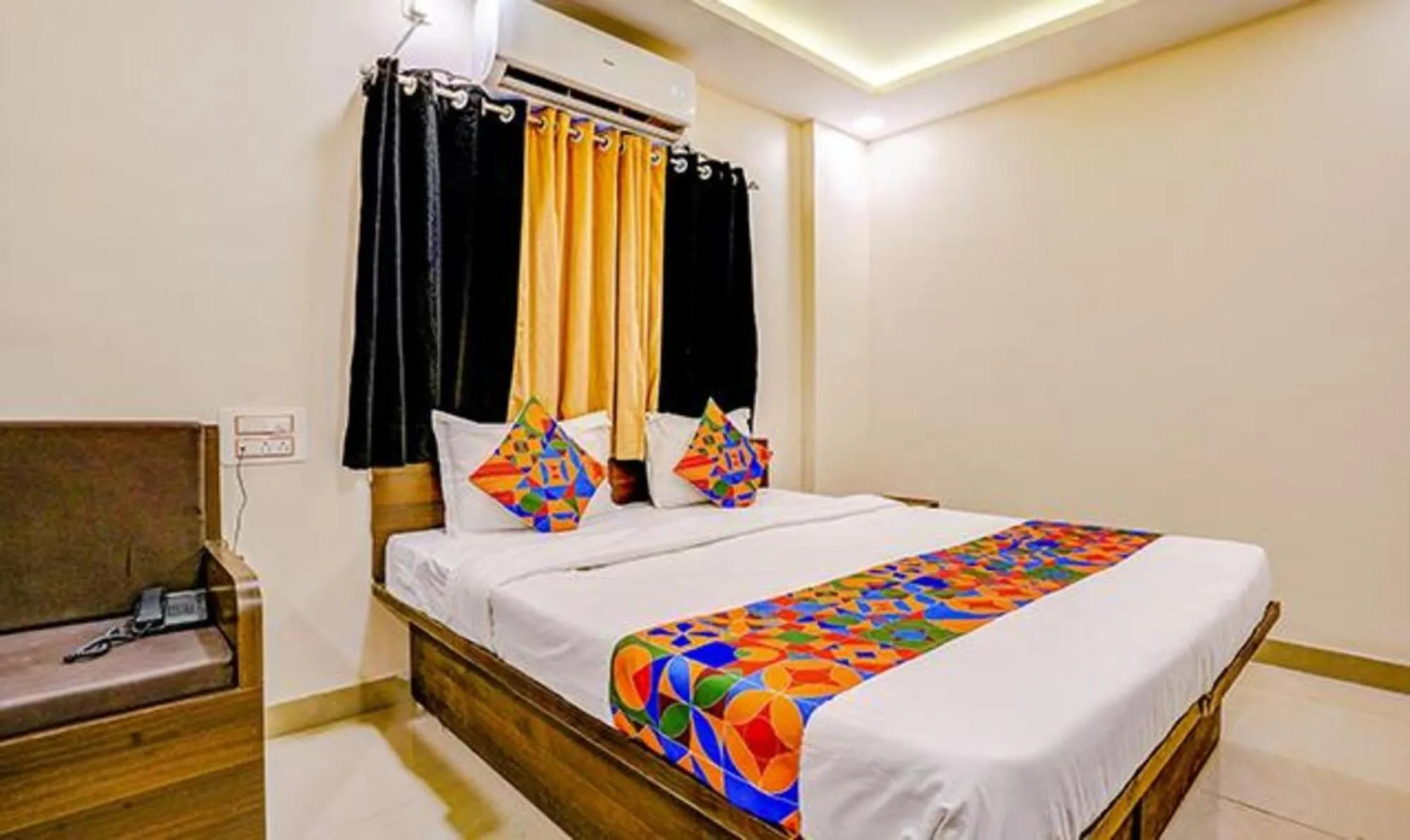 Bed in Via Royal Inn NS - Taluka