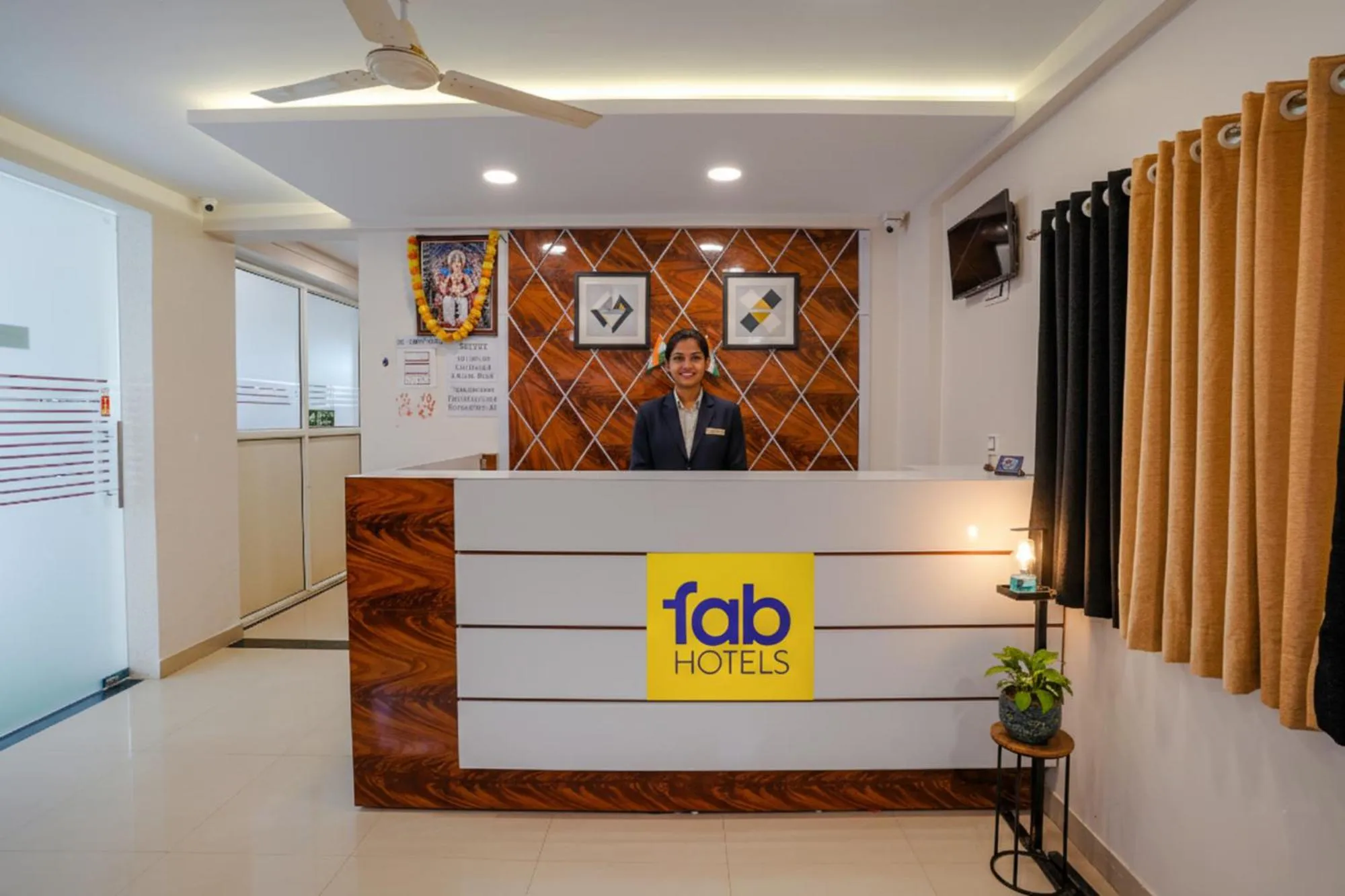 Lobby or reception in Via Royal Inn NS - Taluka