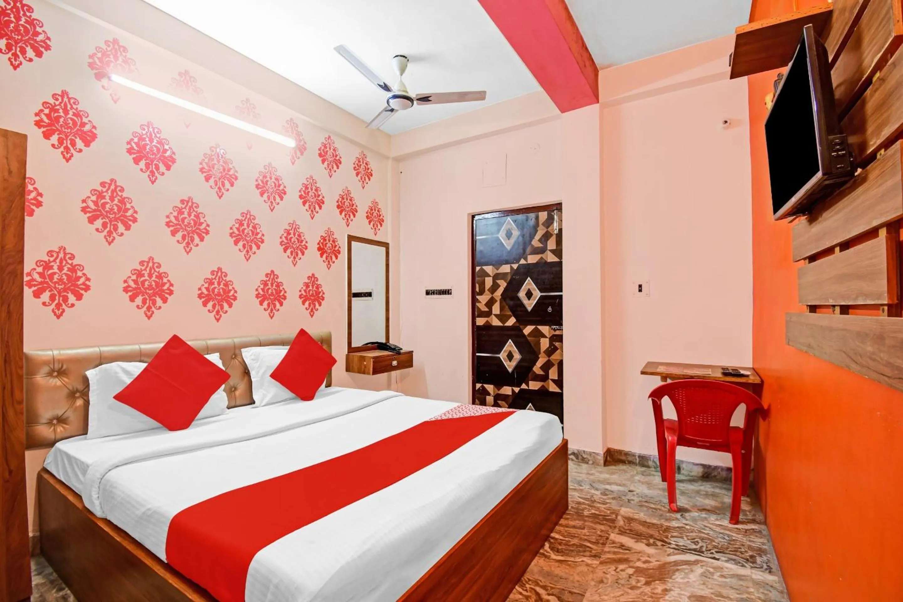 Bedroom, Bed in Hotel O Diamond Palace Guest House