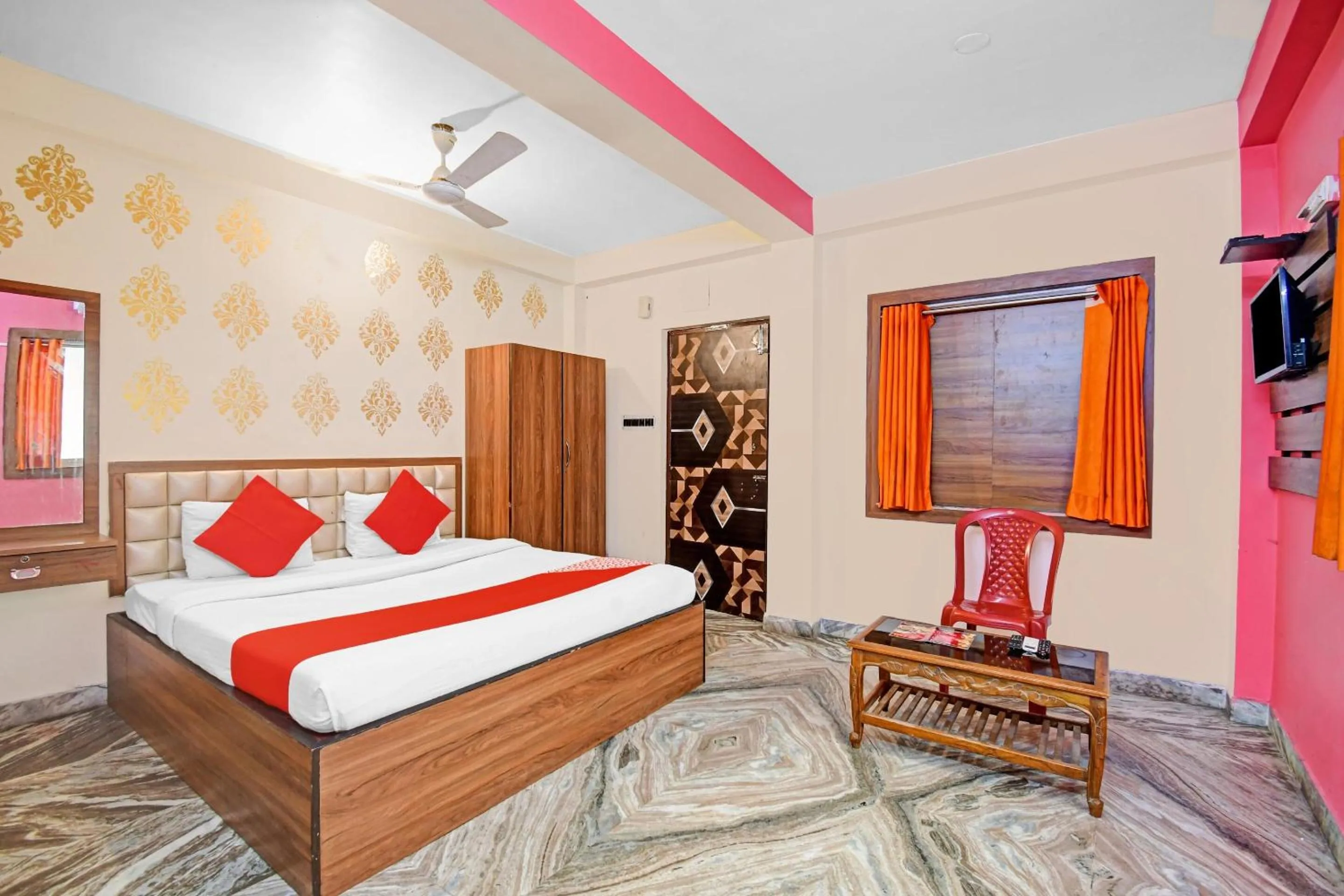 Bedroom, Bed in Hotel O Diamond Palace Guest House