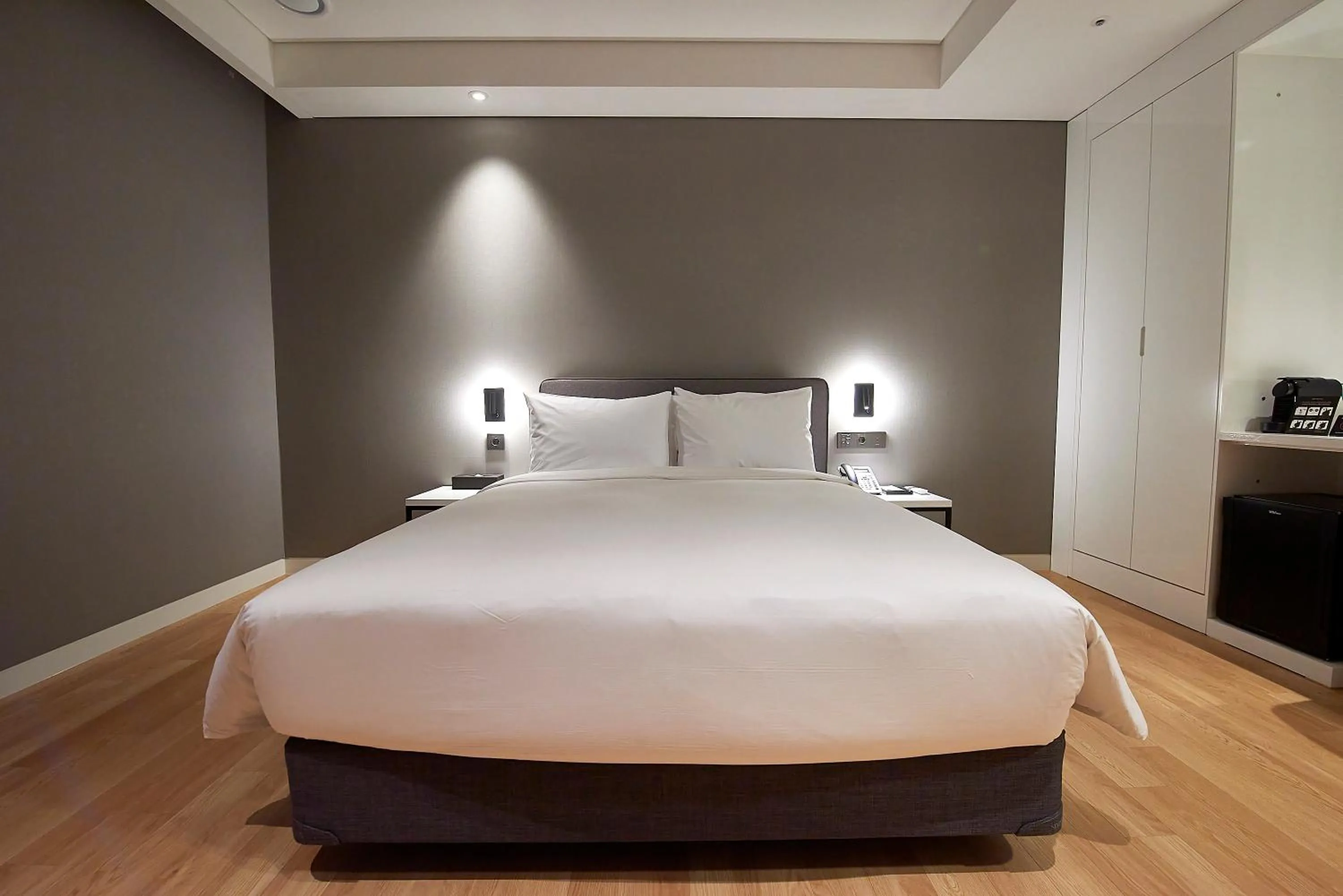 Bed in Busan City Hotel