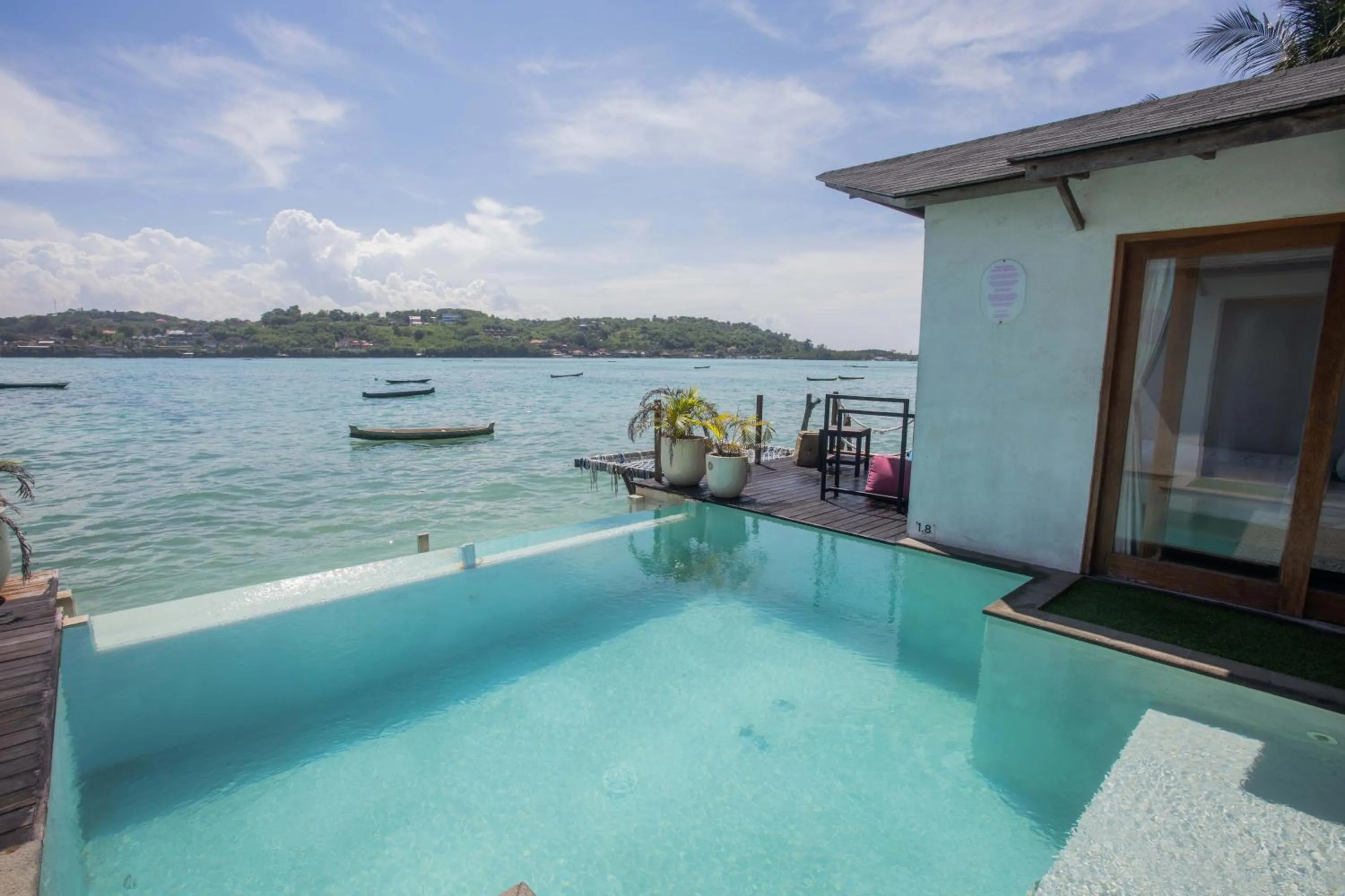 Indigo Blue Ceningan