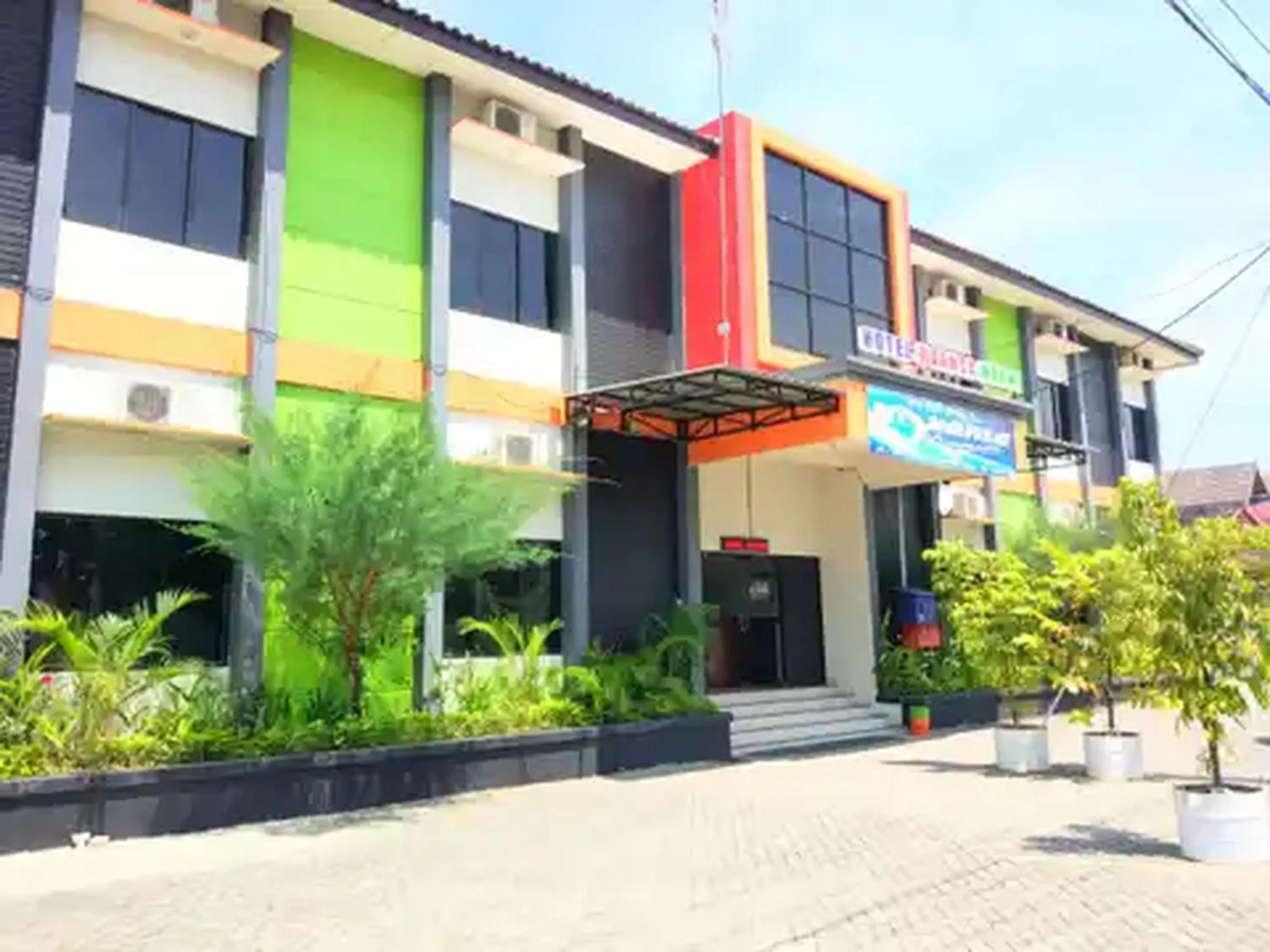 Property building in RedDoorz at Hotel Nuansa Ngawi