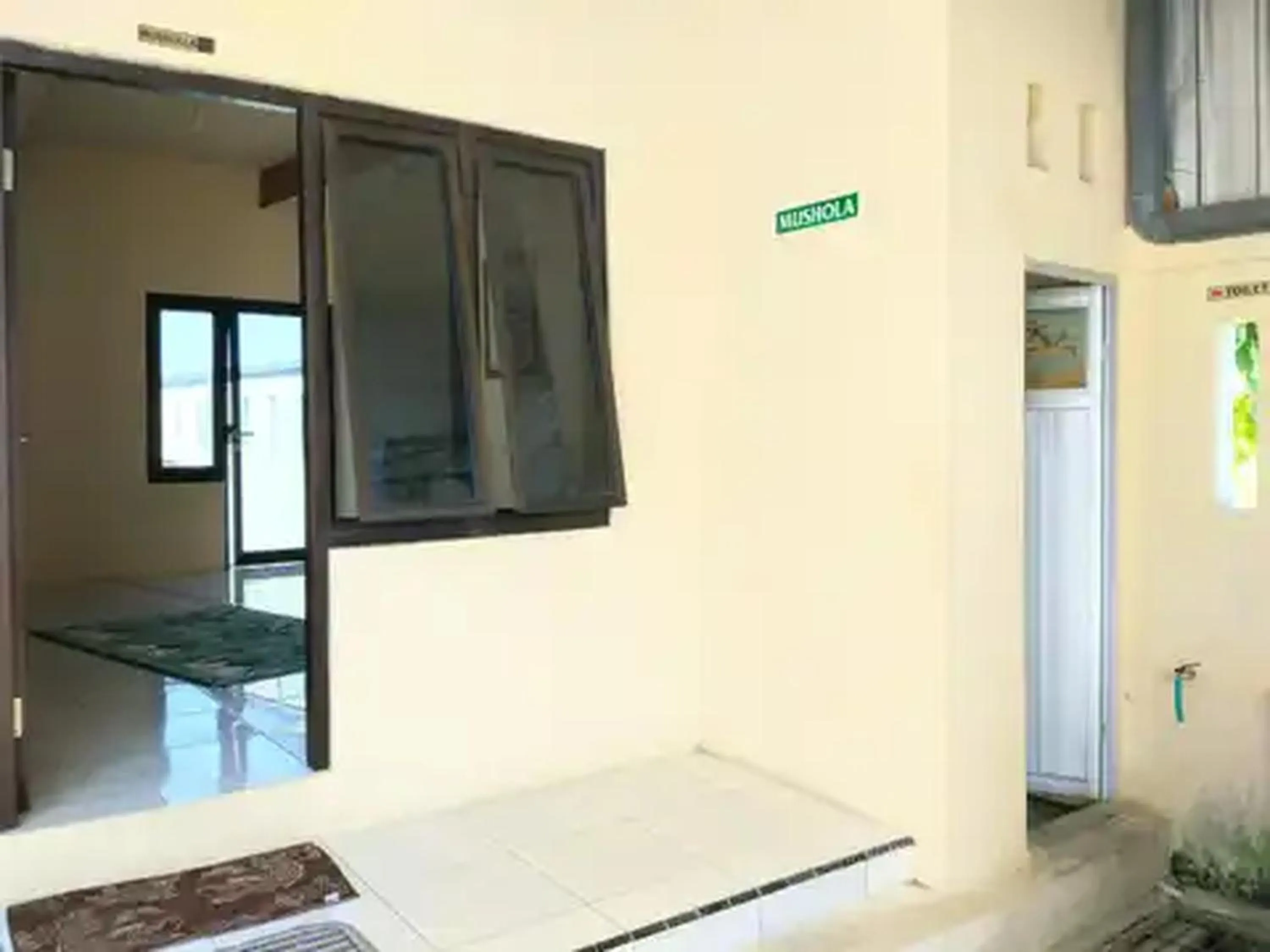 Property building in RedDoorz at Hotel Nuansa Ngawi