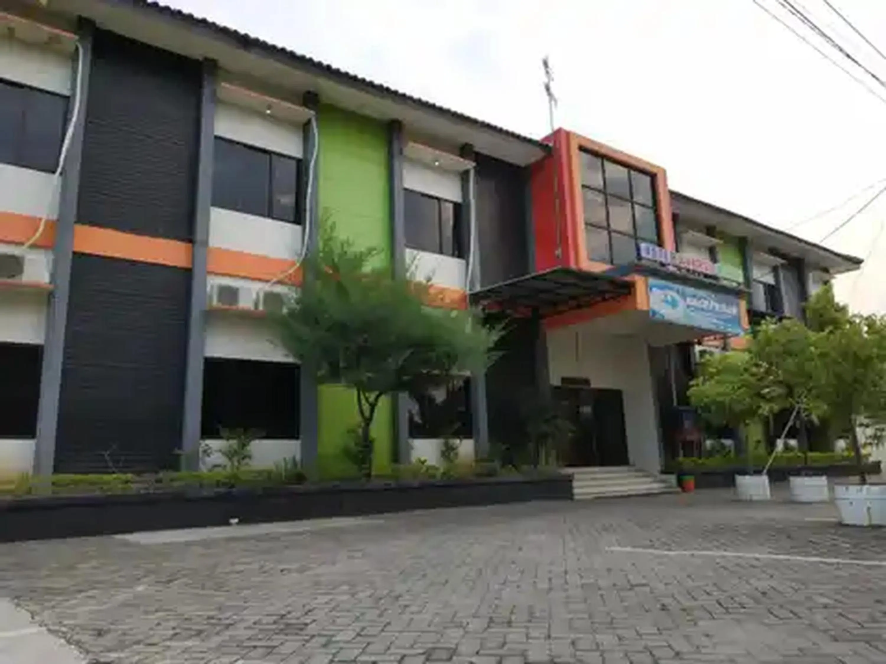 Property building in RedDoorz at Hotel Nuansa Ngawi