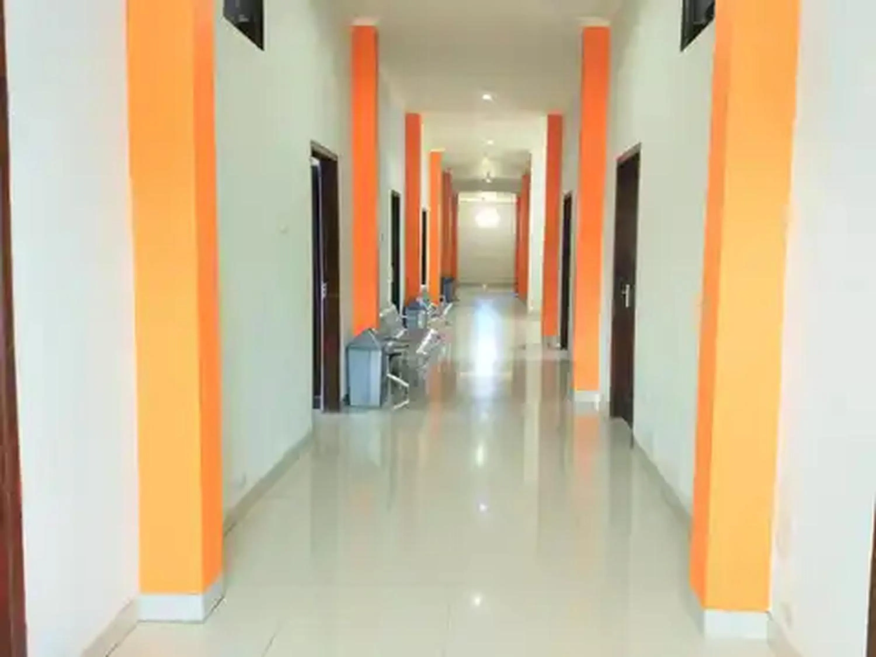 Lobby or reception in RedDoorz at Hotel Nuansa Ngawi