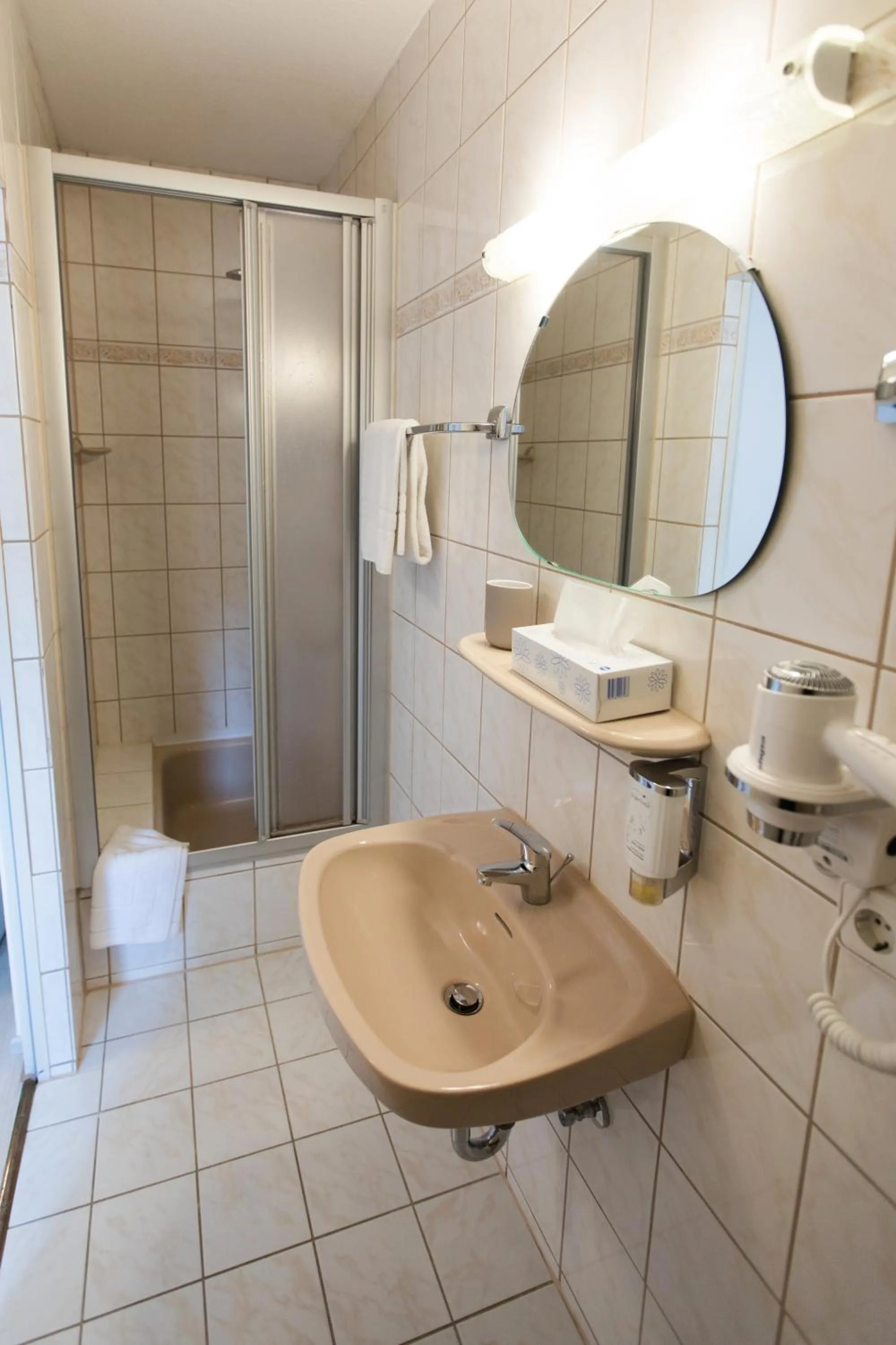 Shower in RATSKELLER Hotel & Restaurant