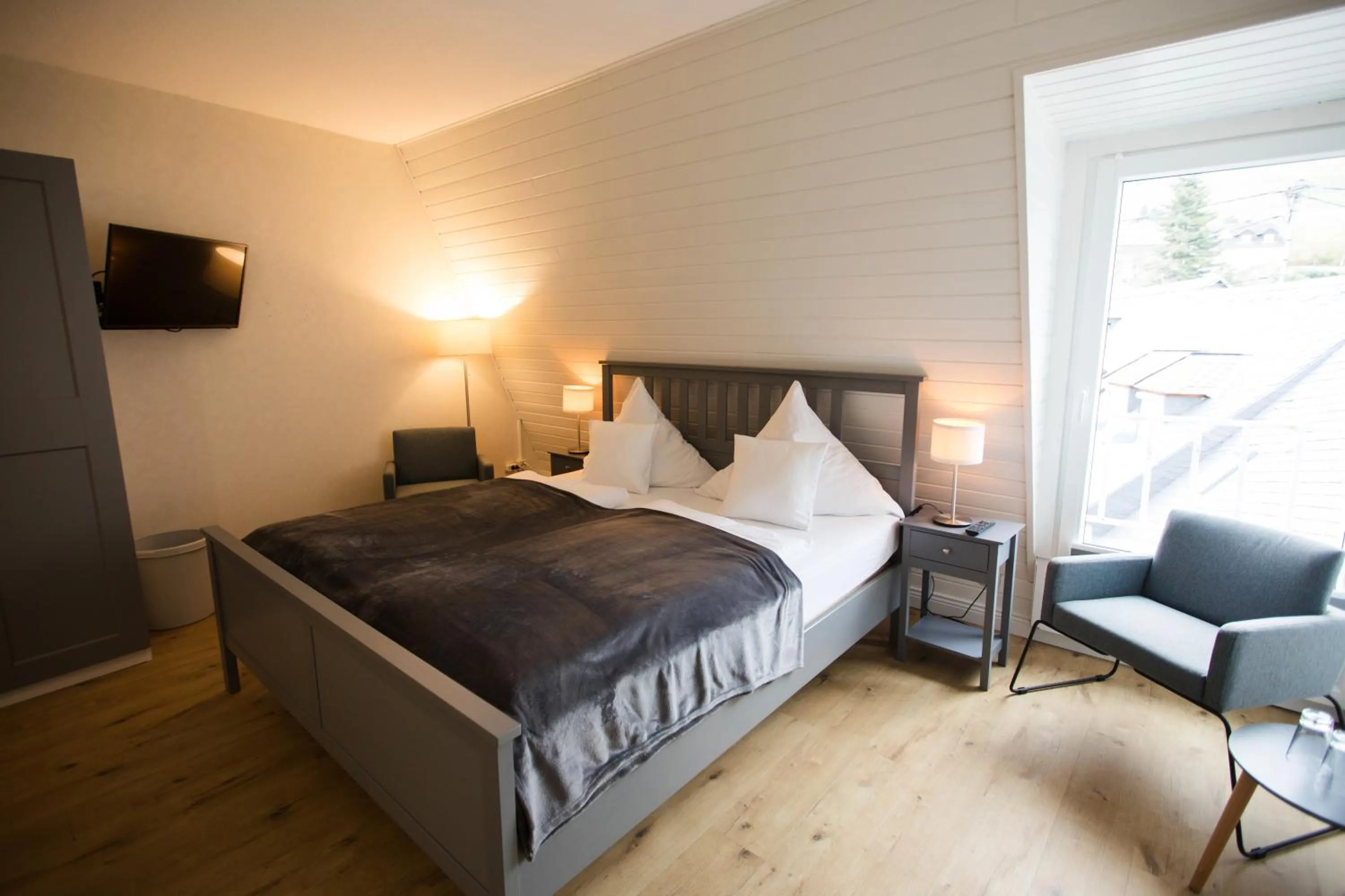 TV and multimedia, Bed in RATSKELLER Hotel & Restaurant