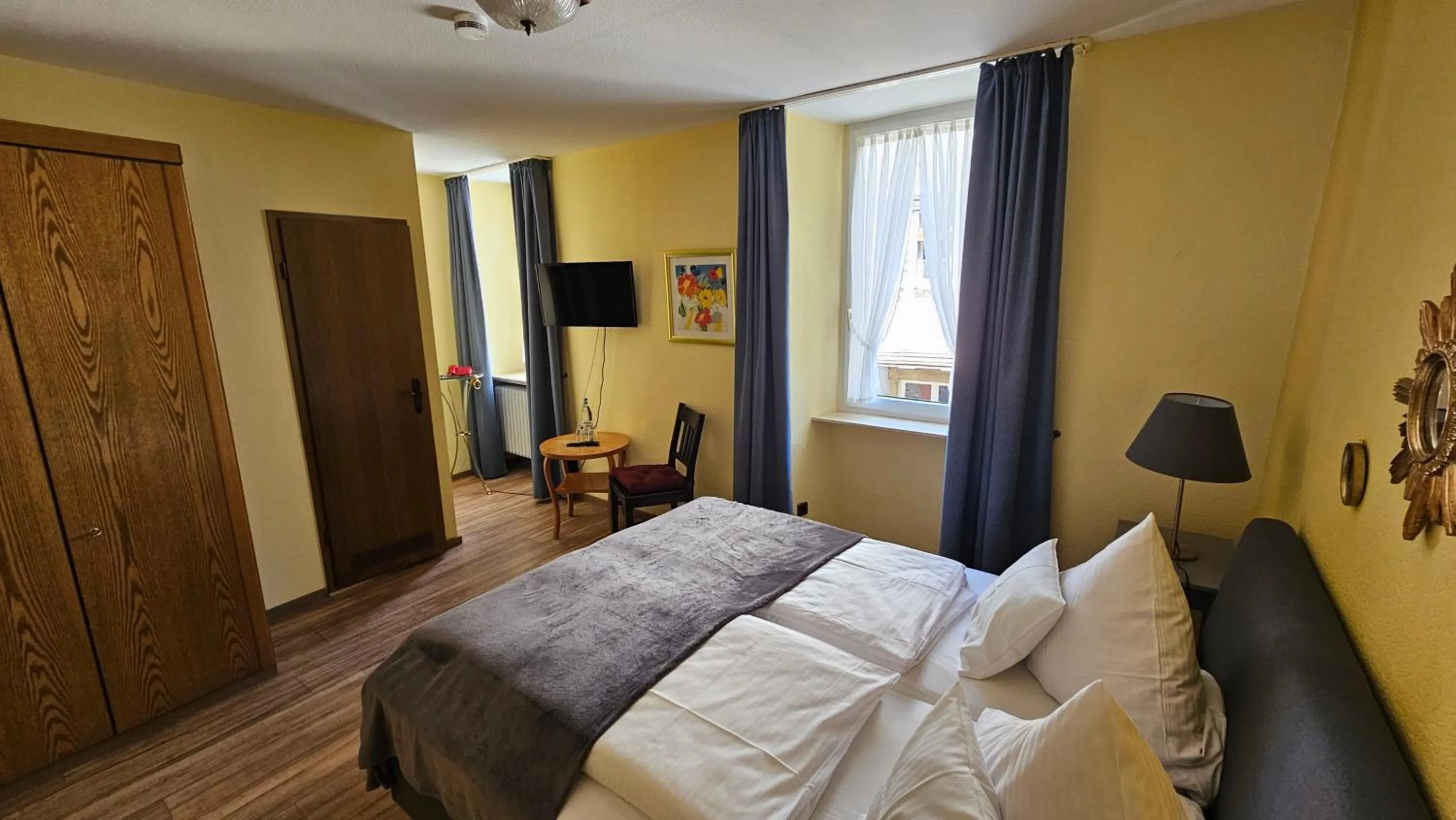 Photo of the whole room, Bed in RATSKELLER Hotel & Restaurant