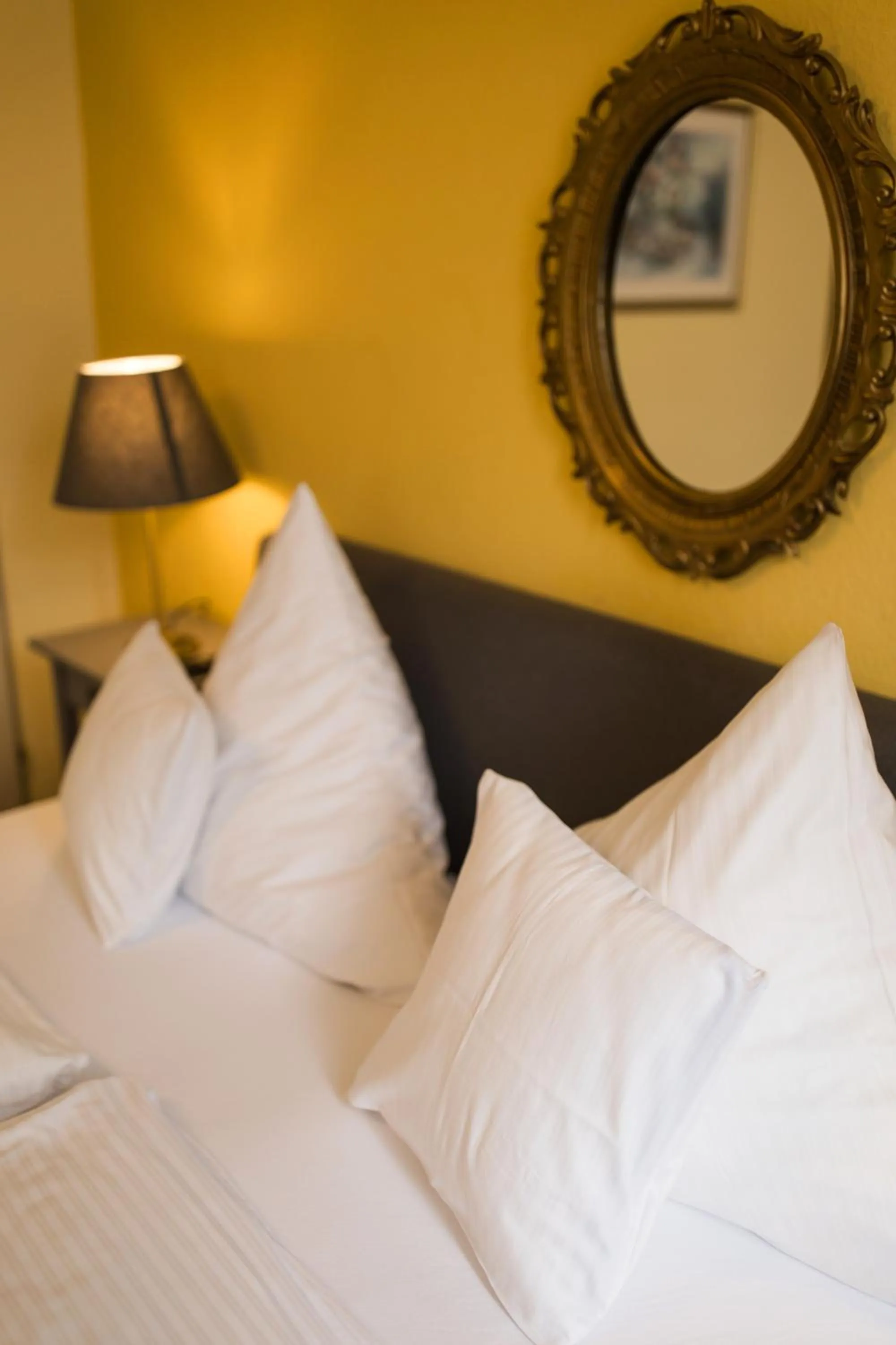 Bed in RATSKELLER Hotel & Restaurant