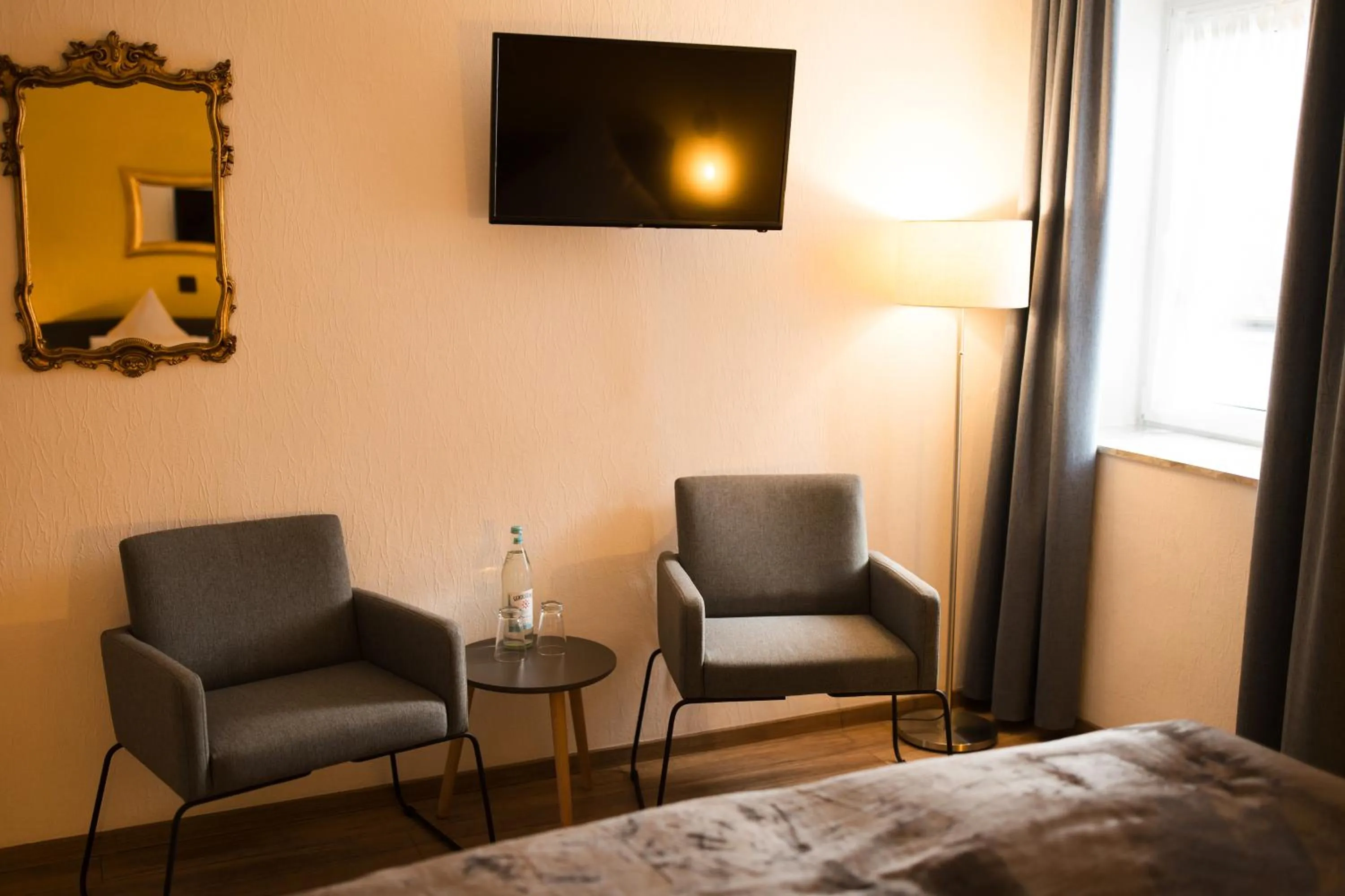 TV and multimedia, Bed in RATSKELLER Hotel & Restaurant