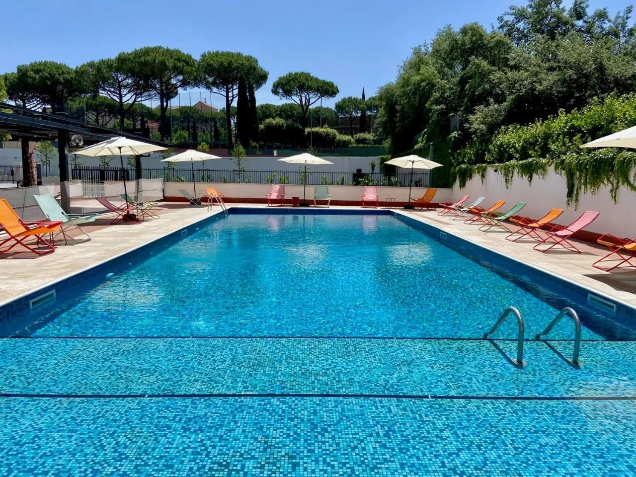 Swimming pool in Ibis Styles Roma Aurelia