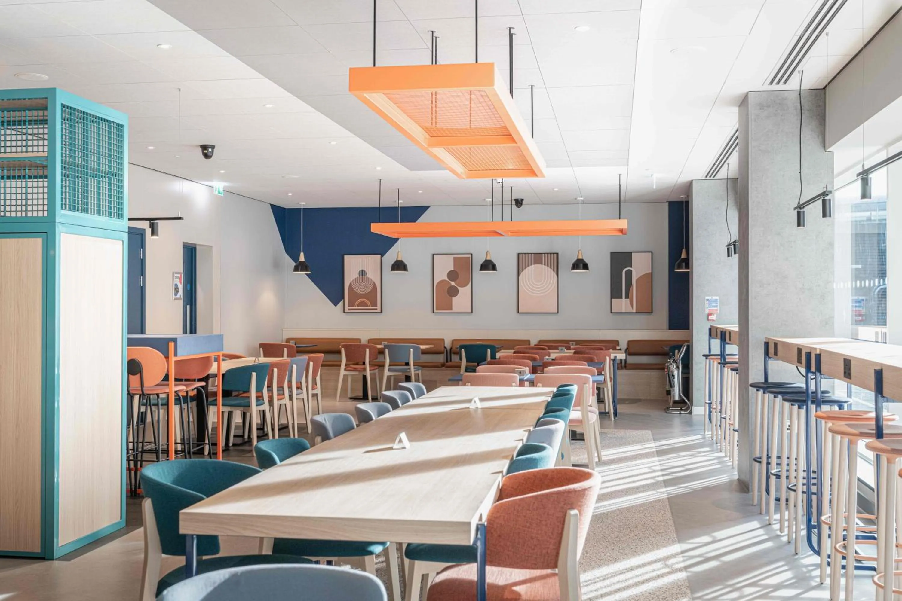 Restaurant/places to eat in ibis budget Manchester Airport T2