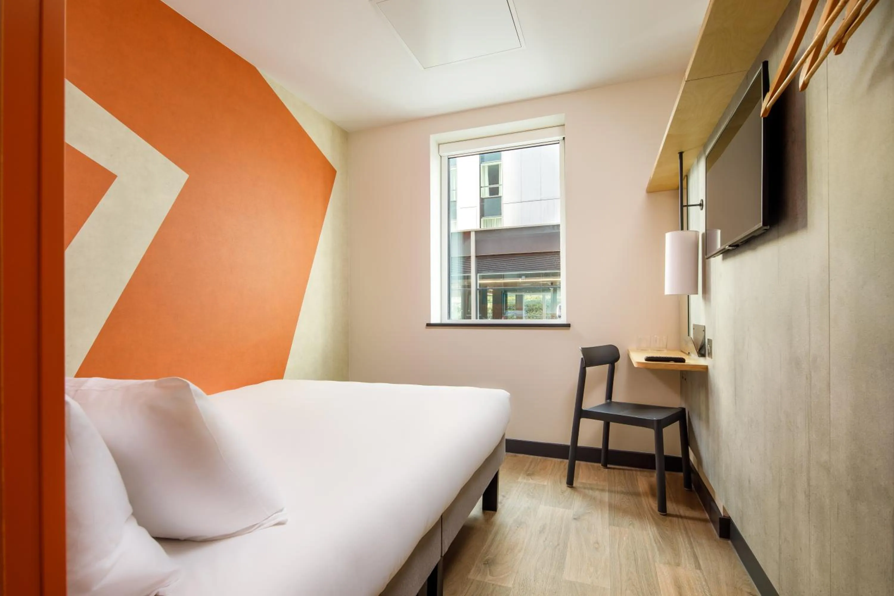 Bed in ibis budget Manchester Airport T2