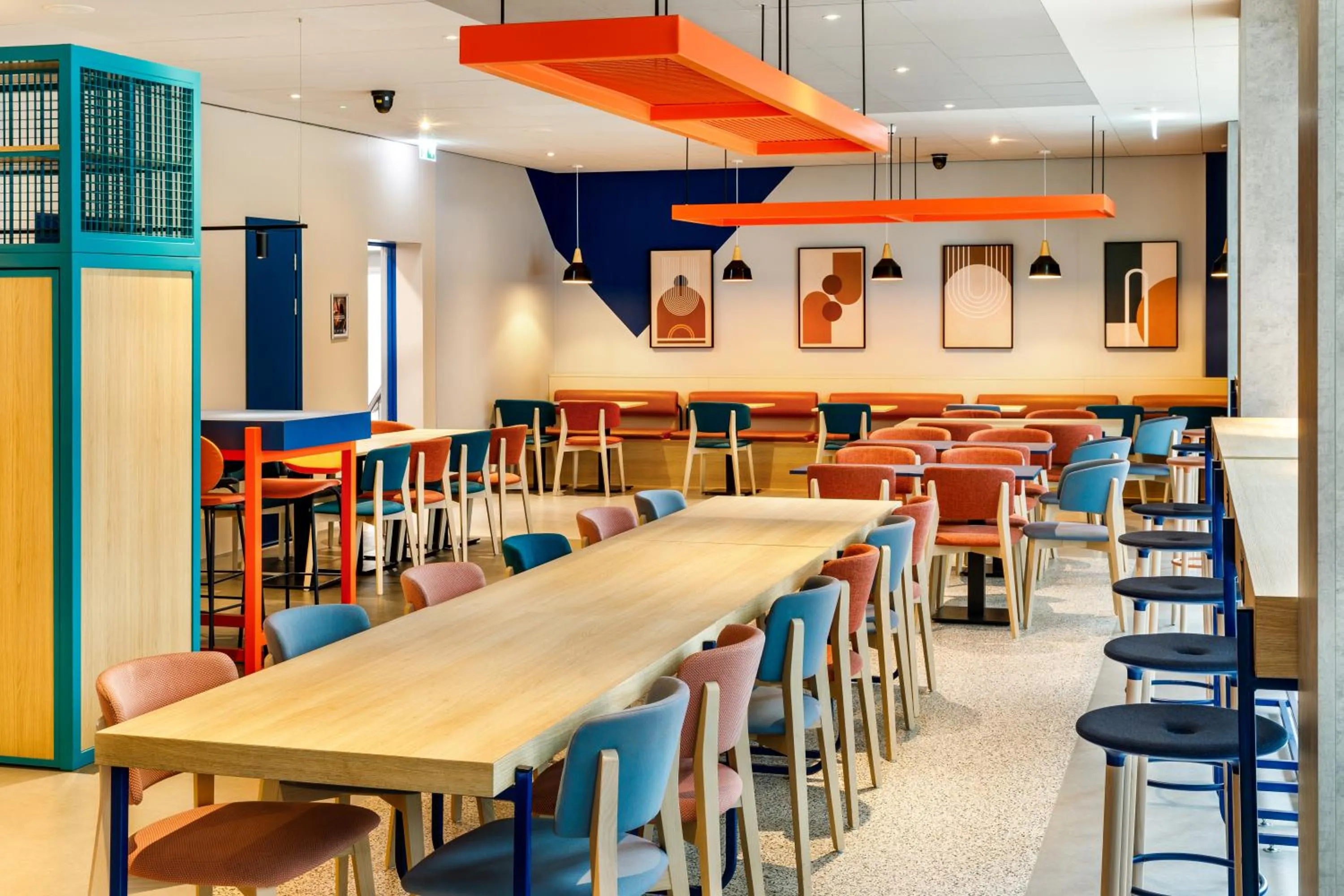 Restaurant/places to eat in ibis budget Manchester Airport T2
