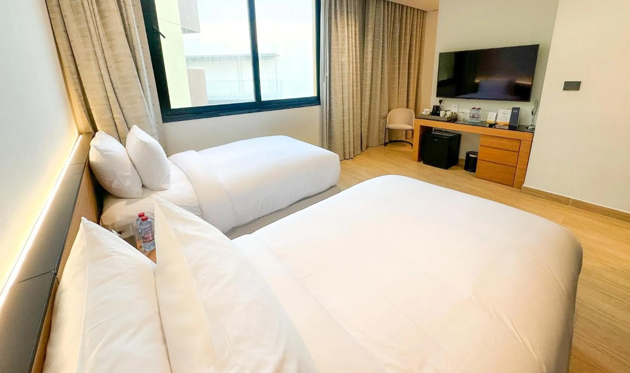 Photo of the whole room, Bed in Voco Dubai Monaco, The Heart of Europe by IHG-Adult only