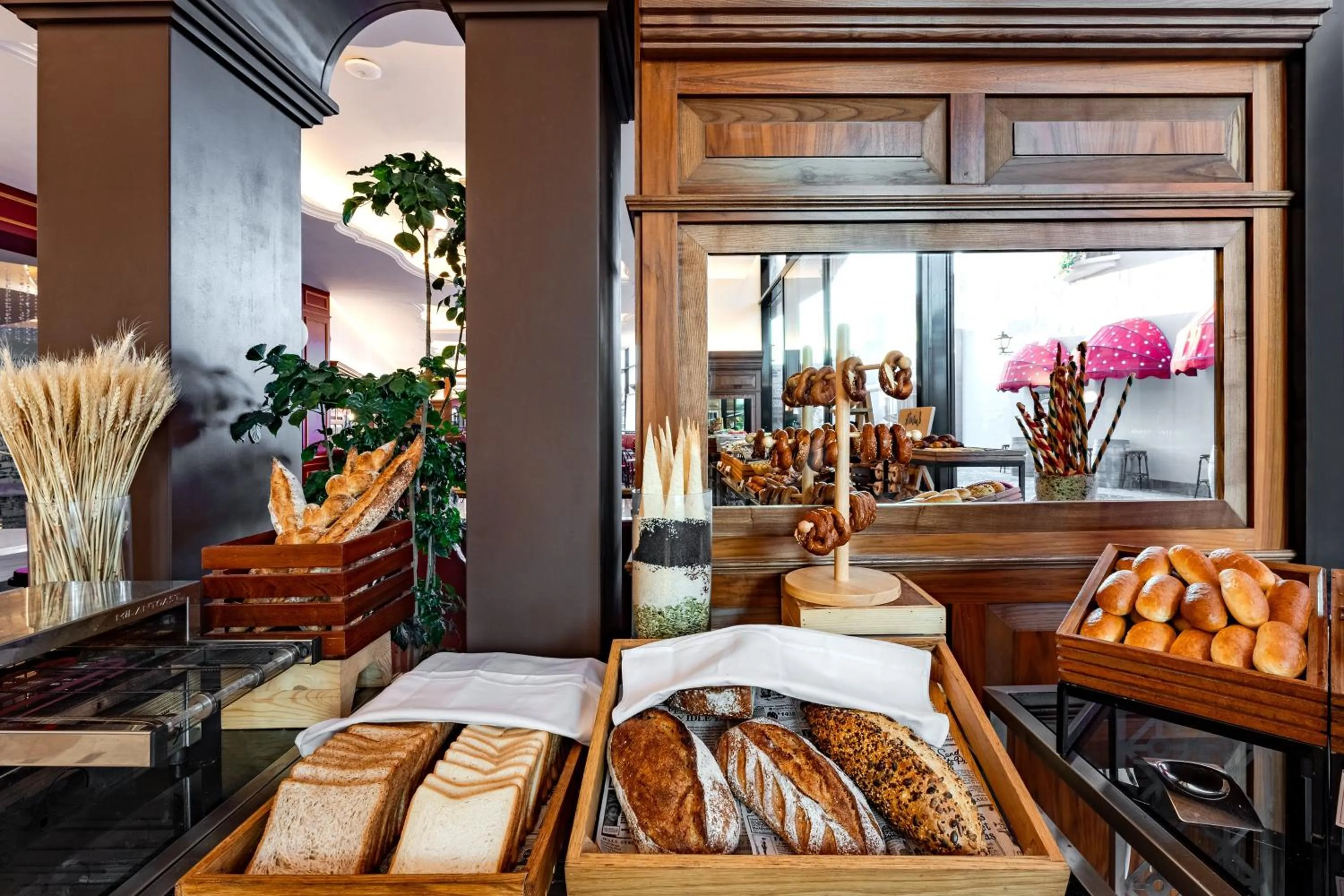 Restaurant/places to eat in Voco Dubai Monaco, The Heart of Europe by IHG-Adult only