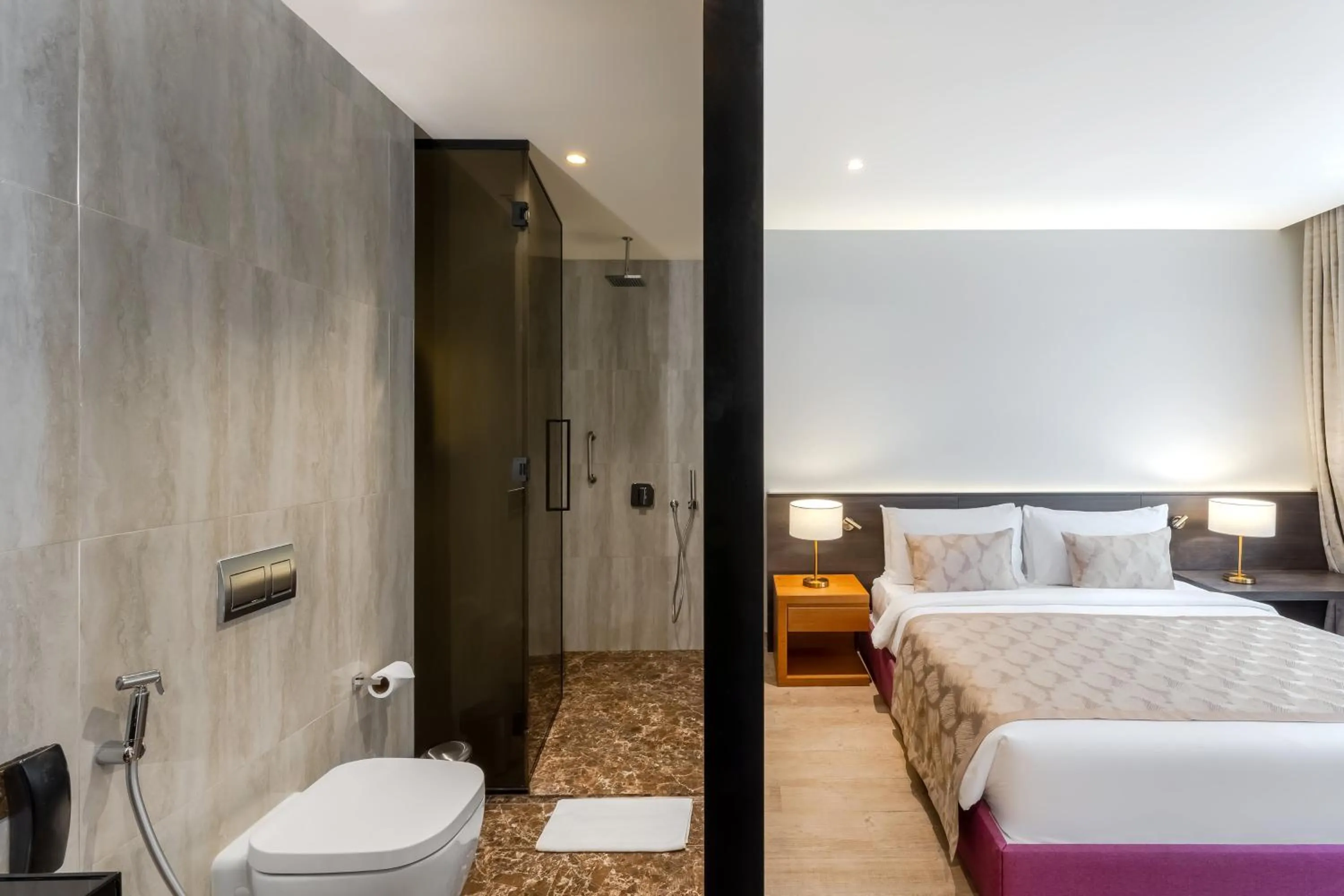 Photo of the whole room, Bed in Voco Dubai Monaco, The Heart of Europe by IHG-Adult only