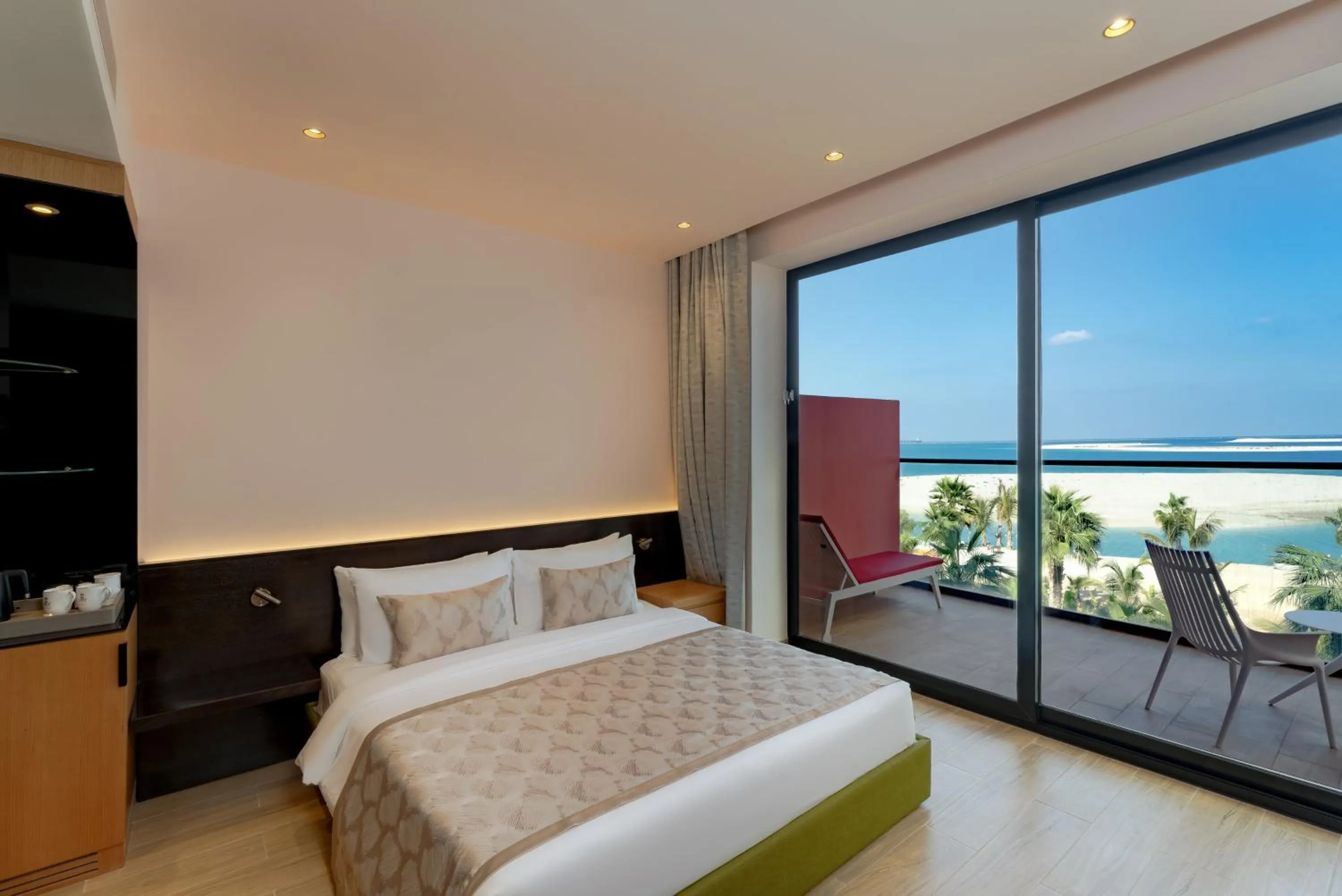 Photo of the whole room, Bed in Voco Dubai Monaco, The Heart of Europe by IHG-Adult only