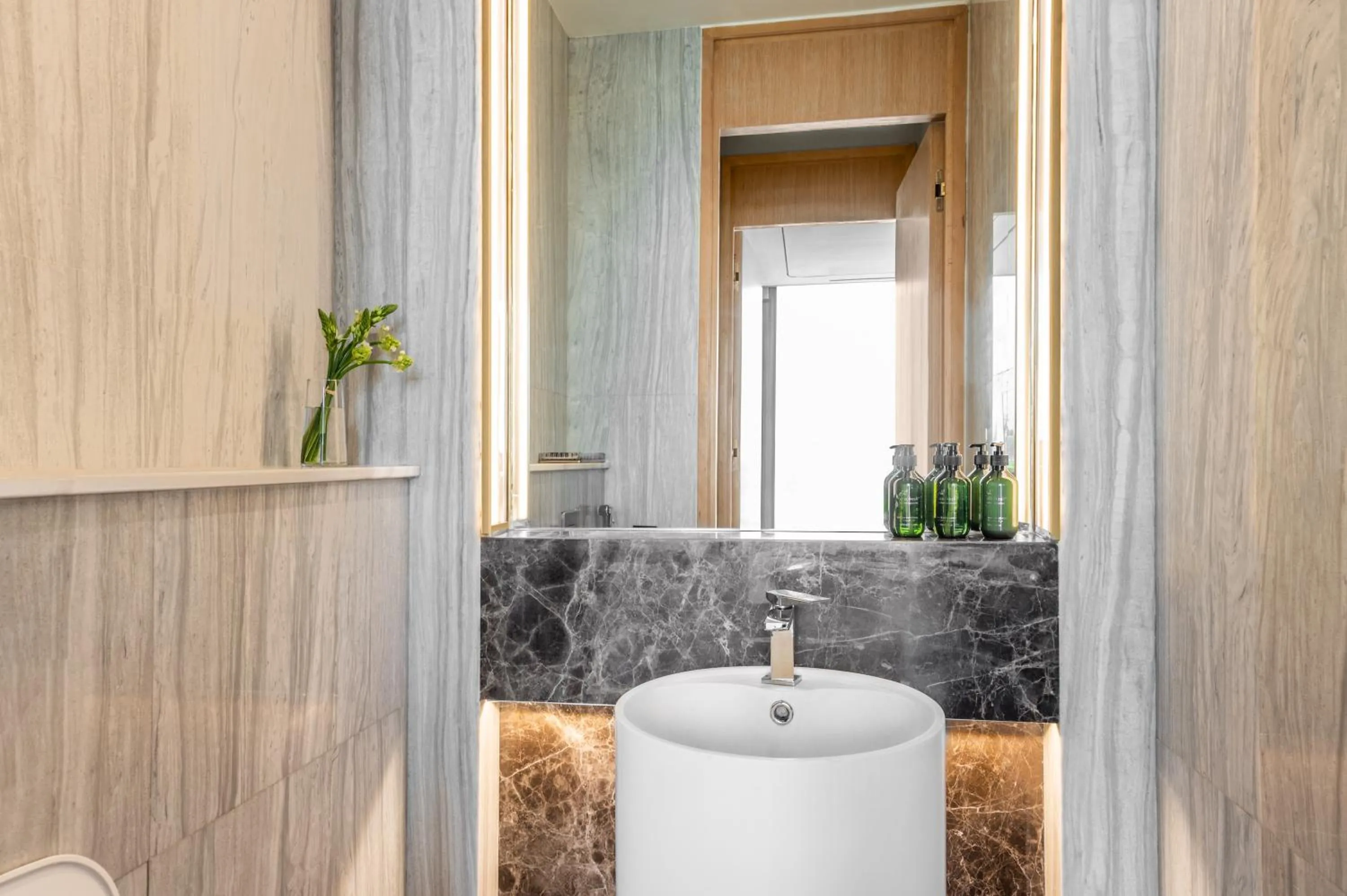 Toilet in Voco Dubai Monaco, The Heart of Europe by IHG-Adult only