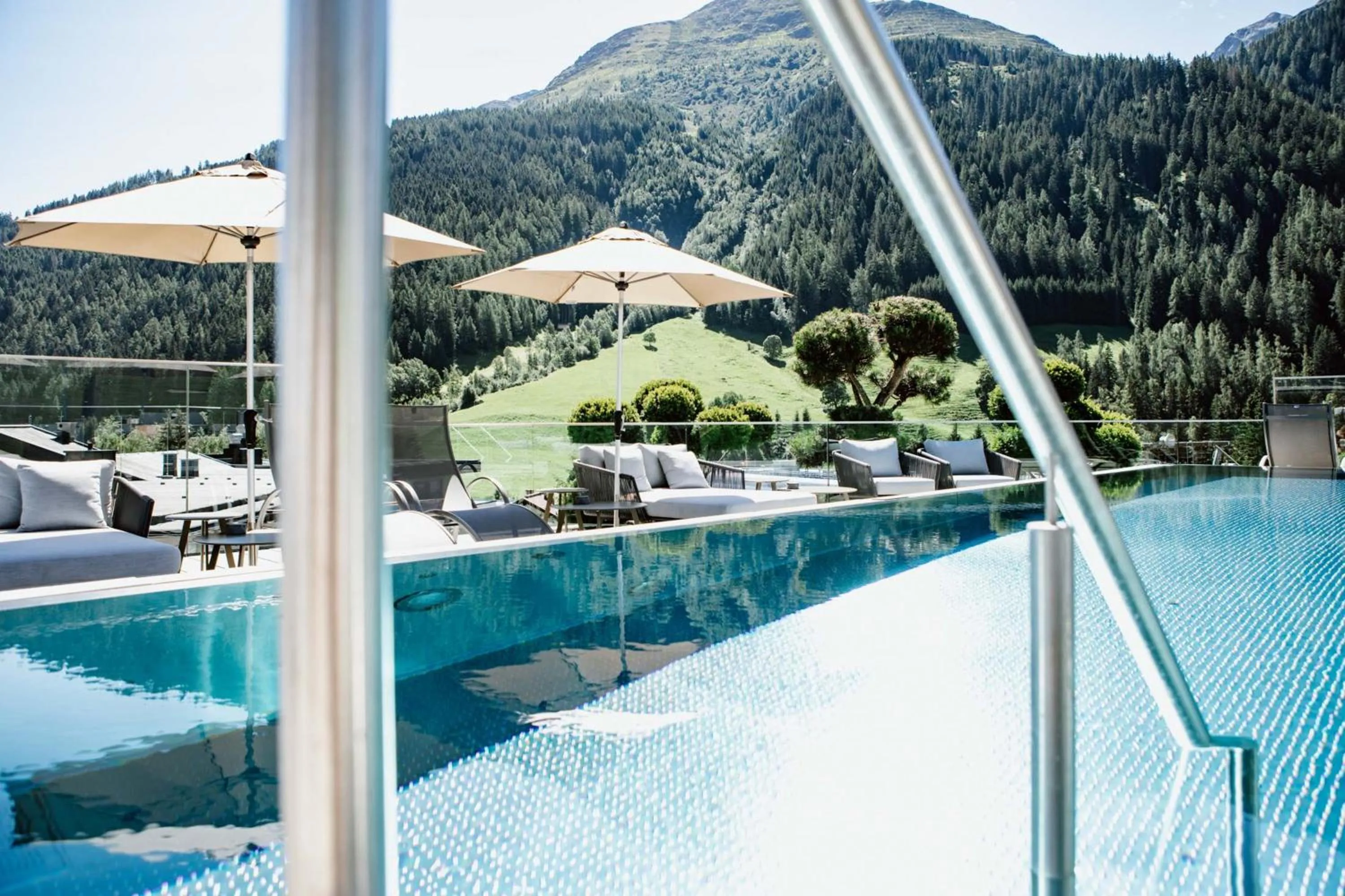 Spa and wellness centre/facilities in Hotel Arlmont 4 Stern Superior