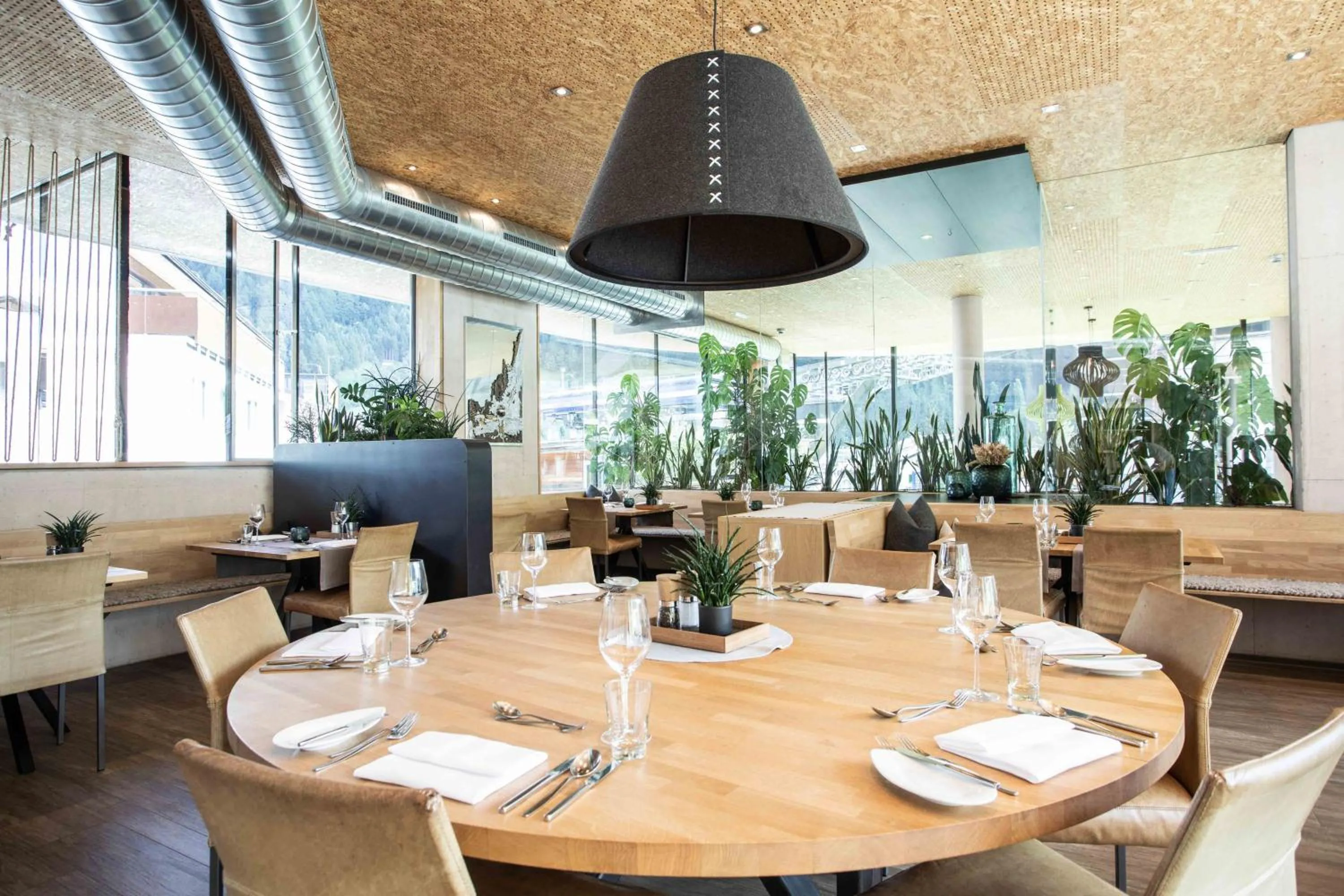 Restaurant/places to eat in Hotel Arlmont 4 Stern Superior