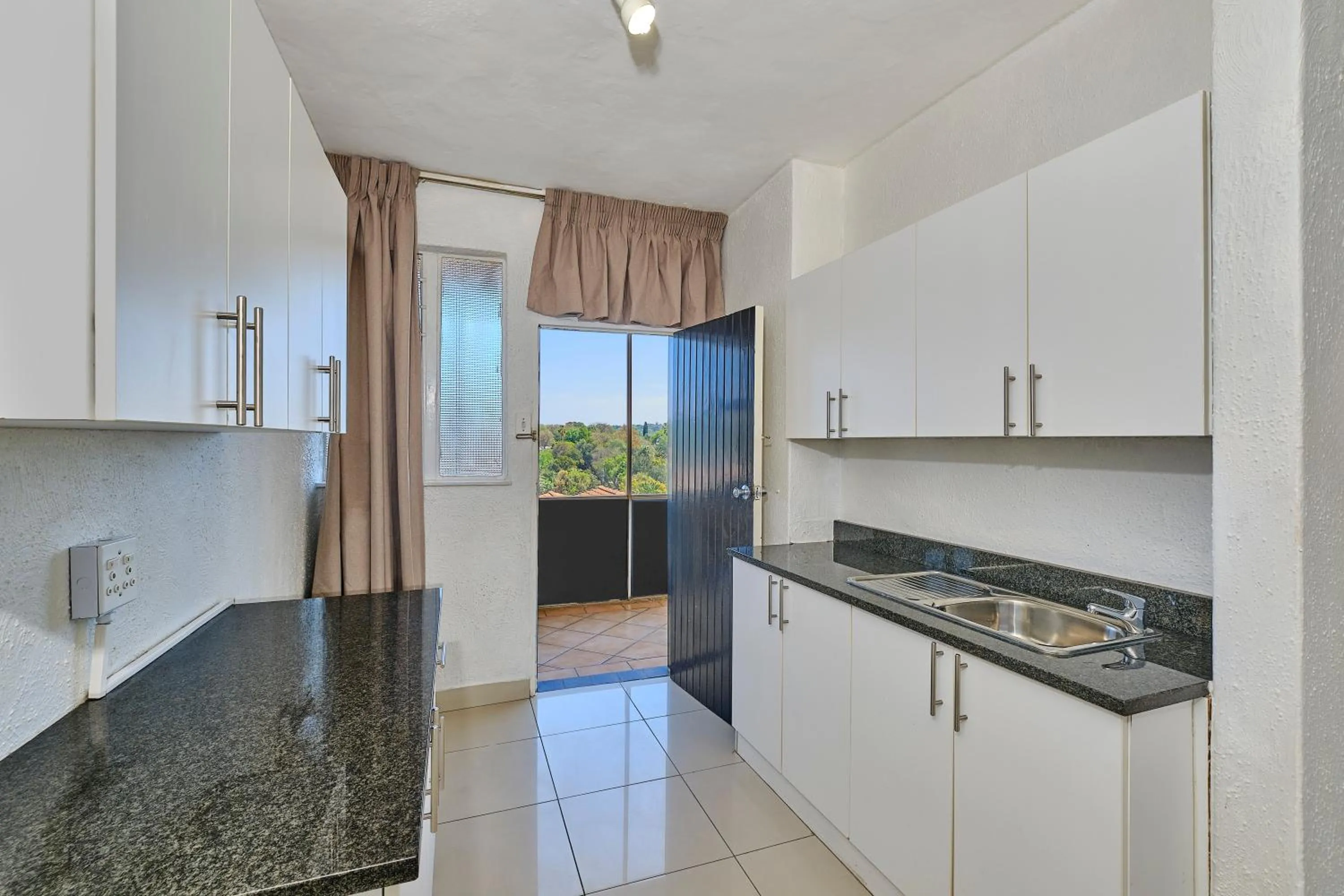 Inn & Out Sandton Park