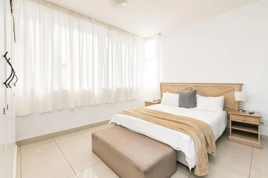 Bed in Inn & Out Sandton Park